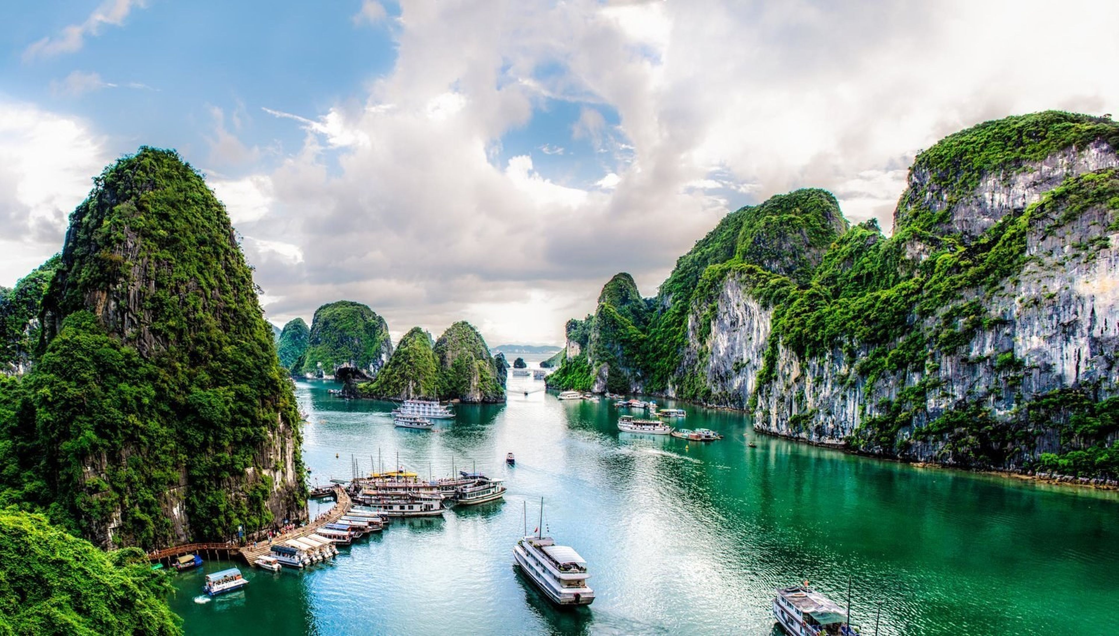 Review du lịch Hạ Long tháng 4 có gì đặc sắc? - Hình 7