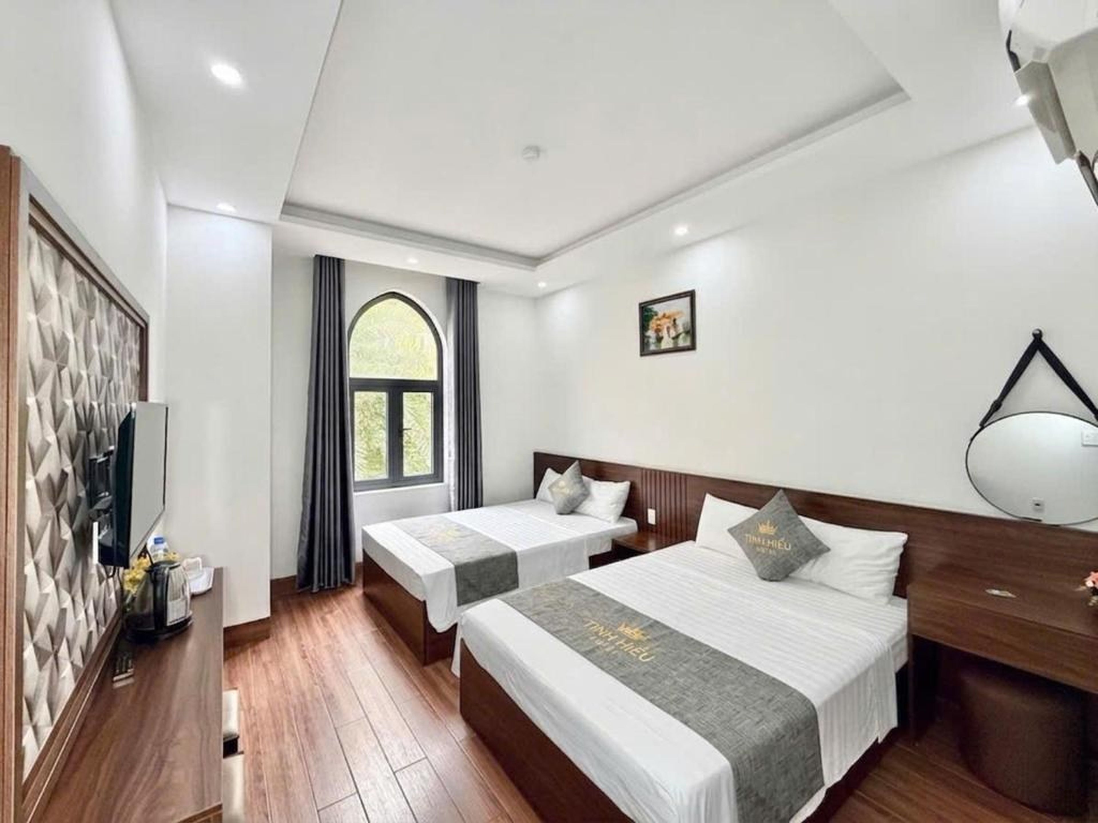 TH Hotel 7 màu - Hình 14