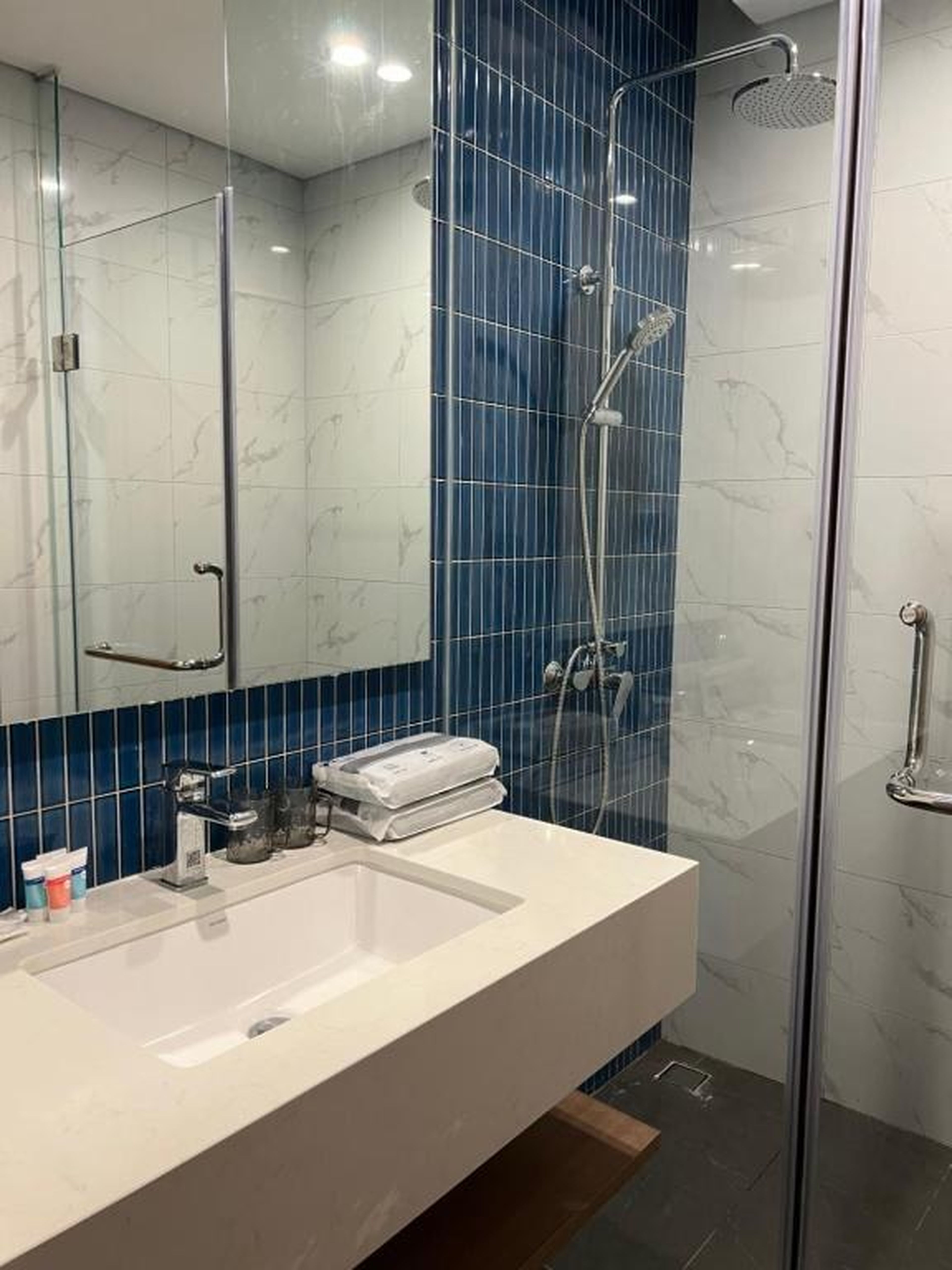 L Apartment - Ha Long Bay - Hình 6