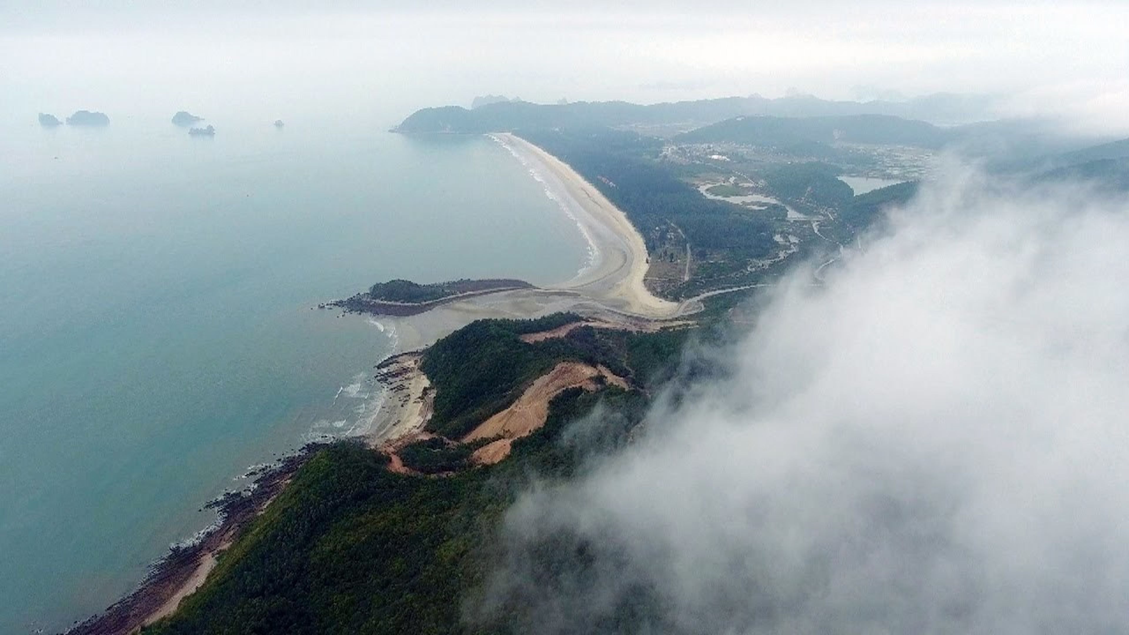 Discover Ngoc Vung Island: Peaceful Yet Remarkably Captivating - Hình 1