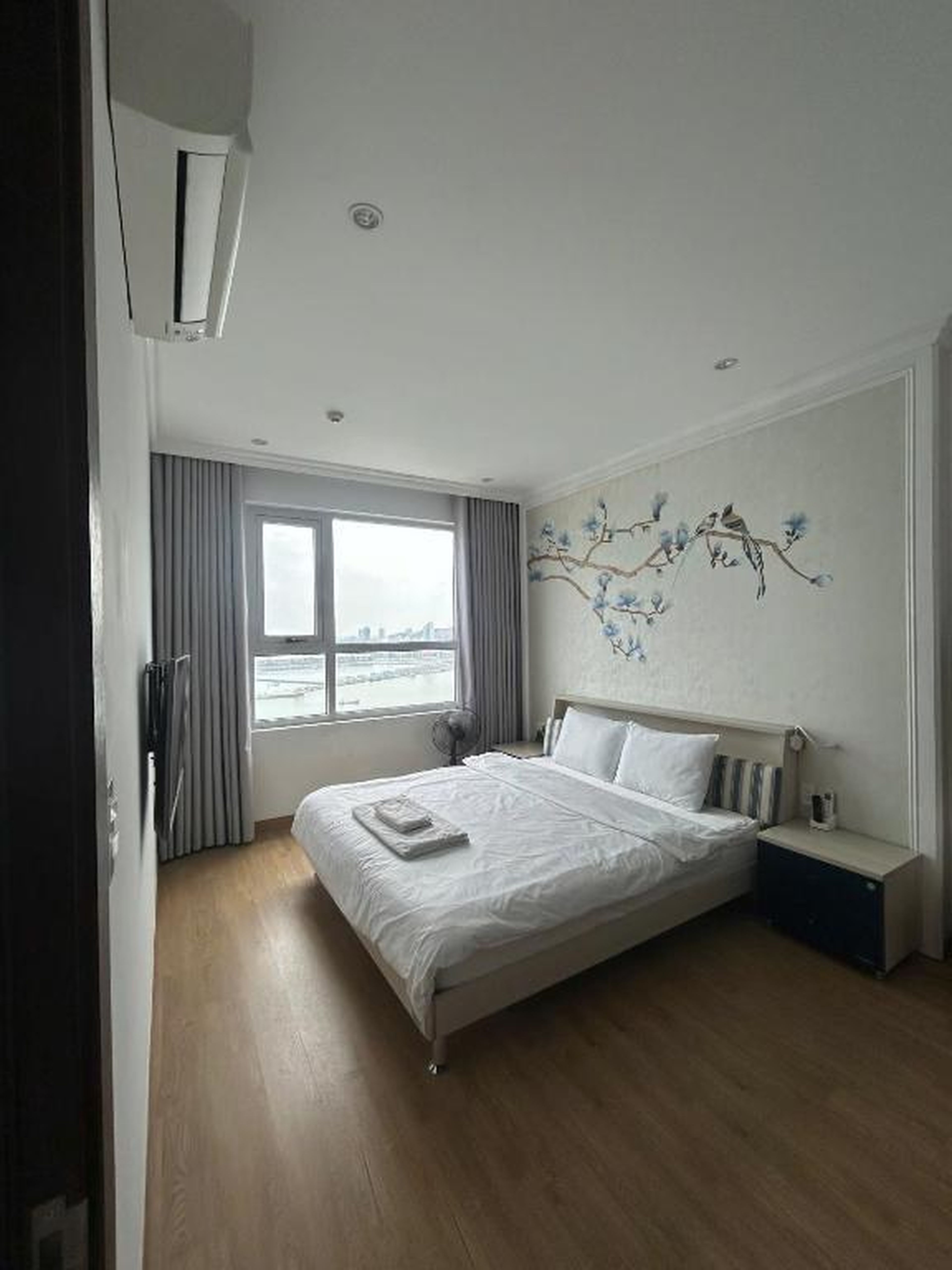 SkyLux 2BR The Saphire Residence Sea View - Hình 5