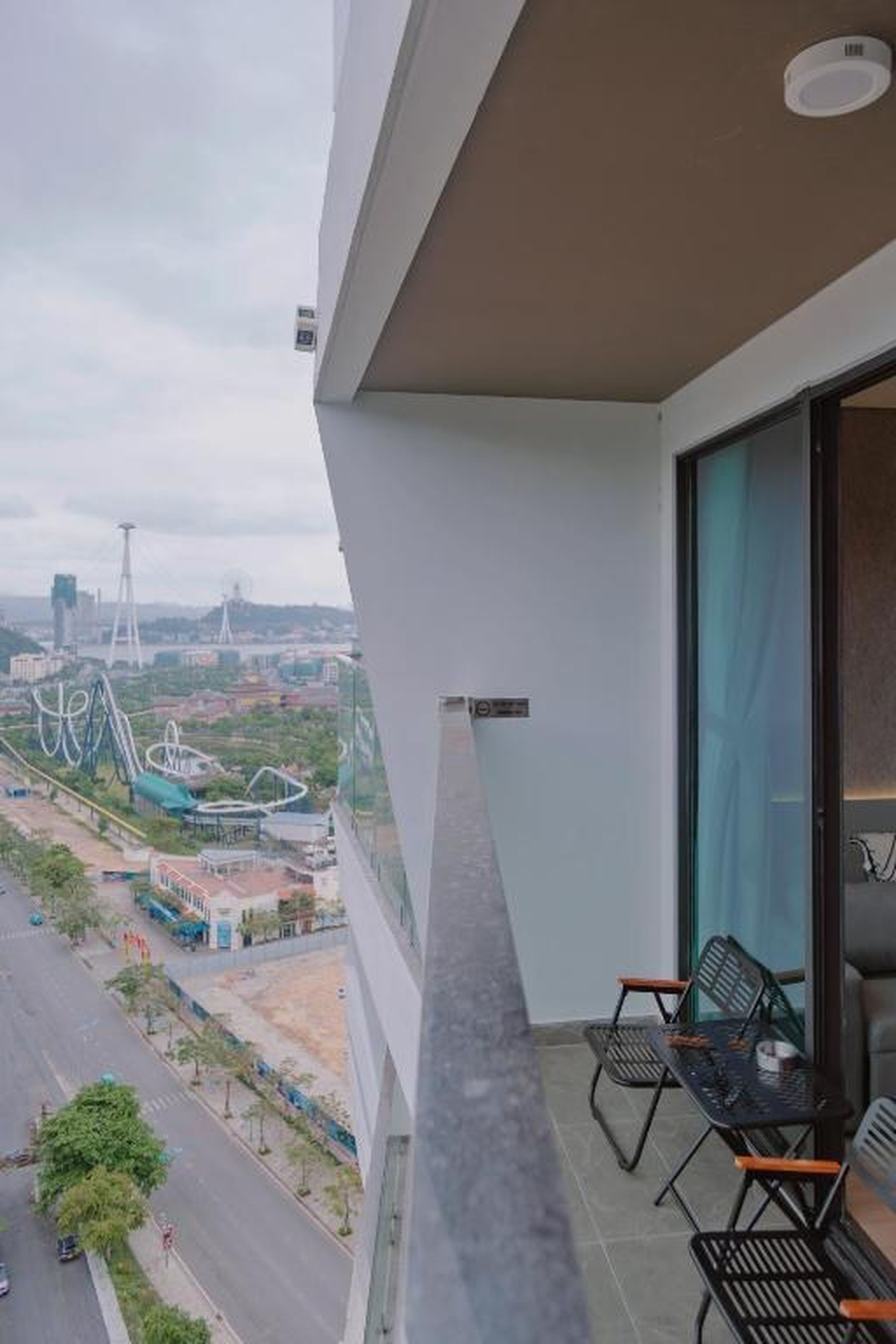 Cozy Balcony Studio Near Sun World - The Holiday Ha Long - Hình 18