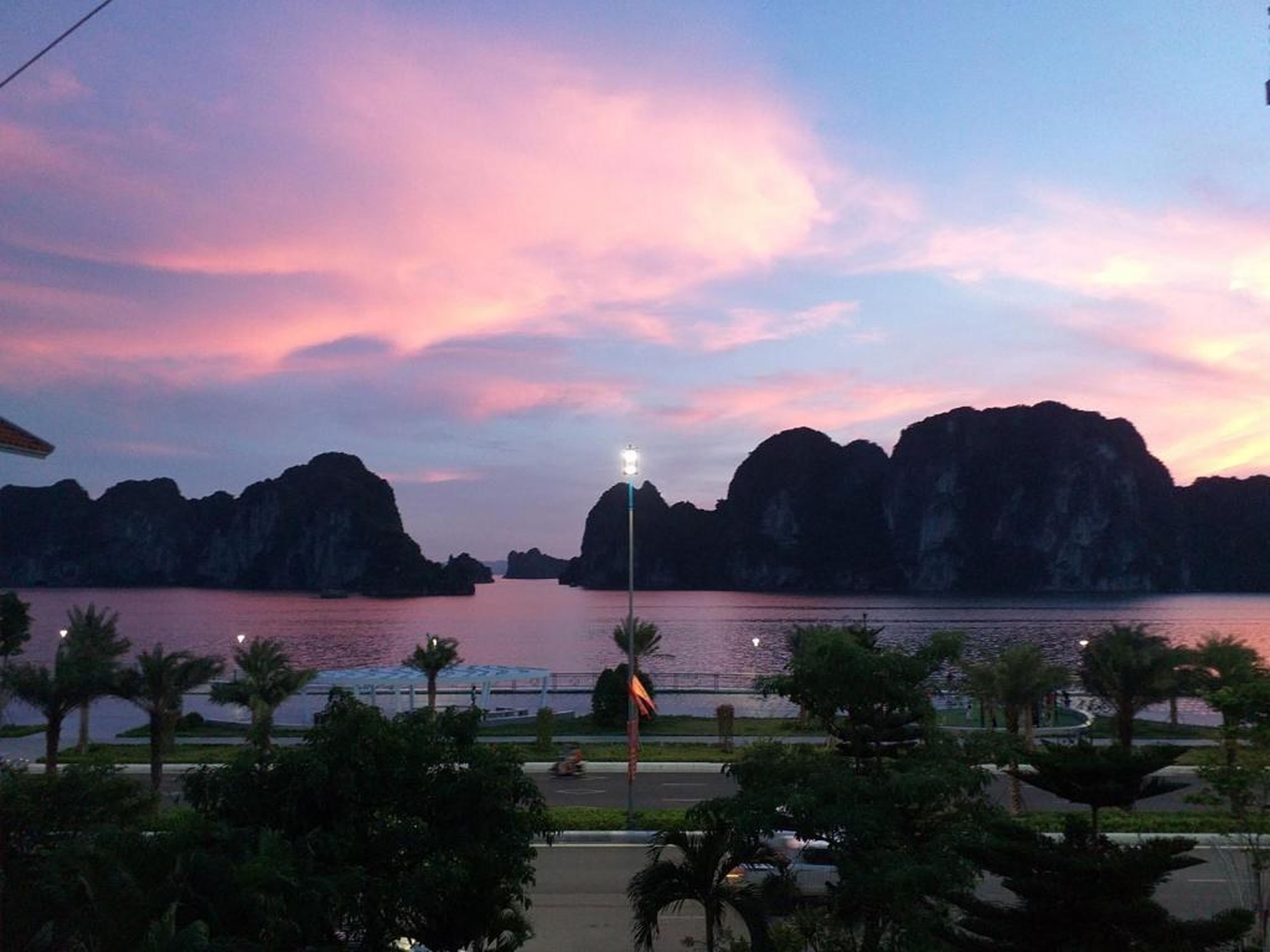 Hạ Long Lily Homestay - Hình 23
