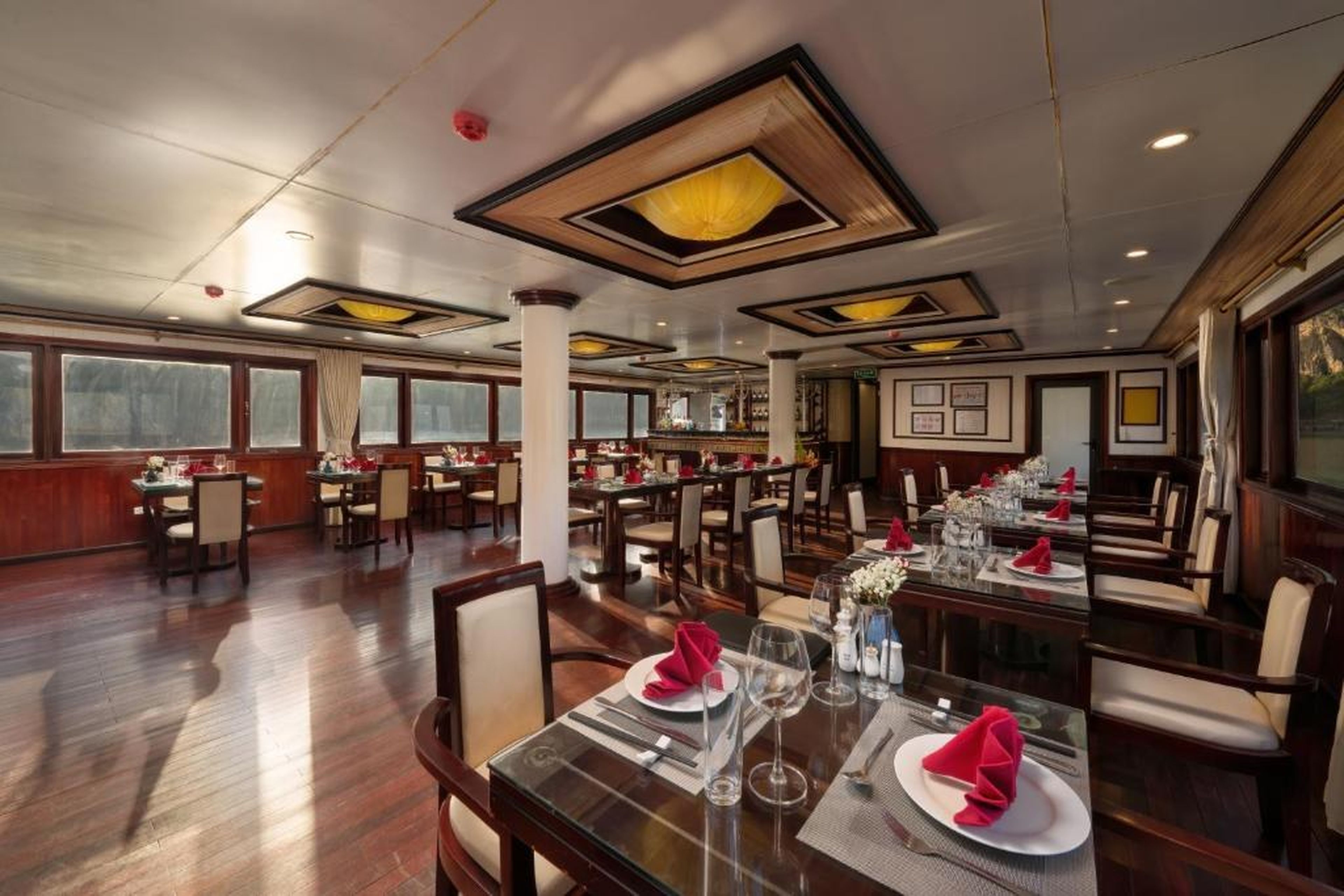 Swan Cruises Halong - Off-the-Beaten-Path Route - Hình 5