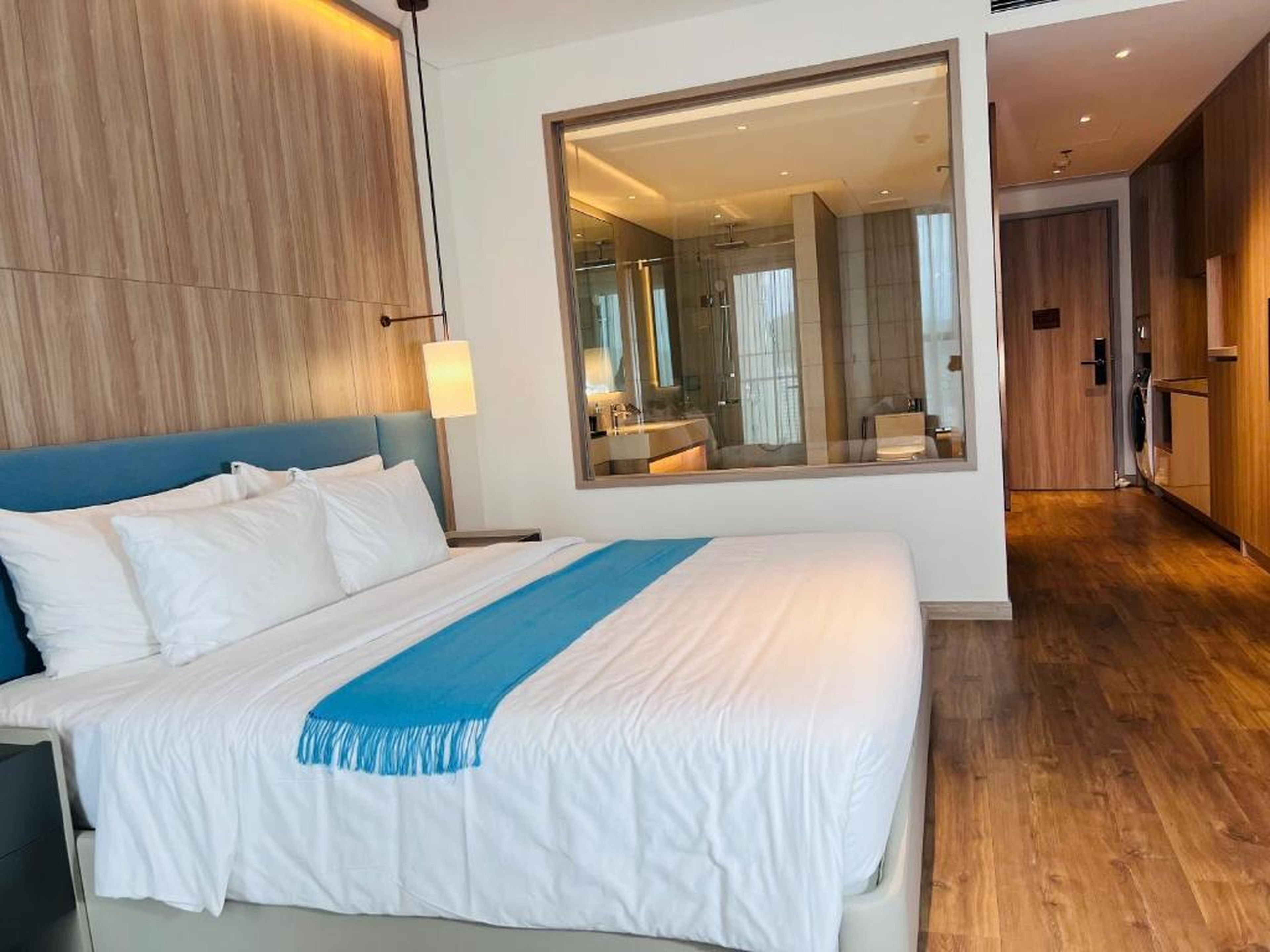 A La Carte Ha Long Apartments by Kevin & Anna - Hình 18