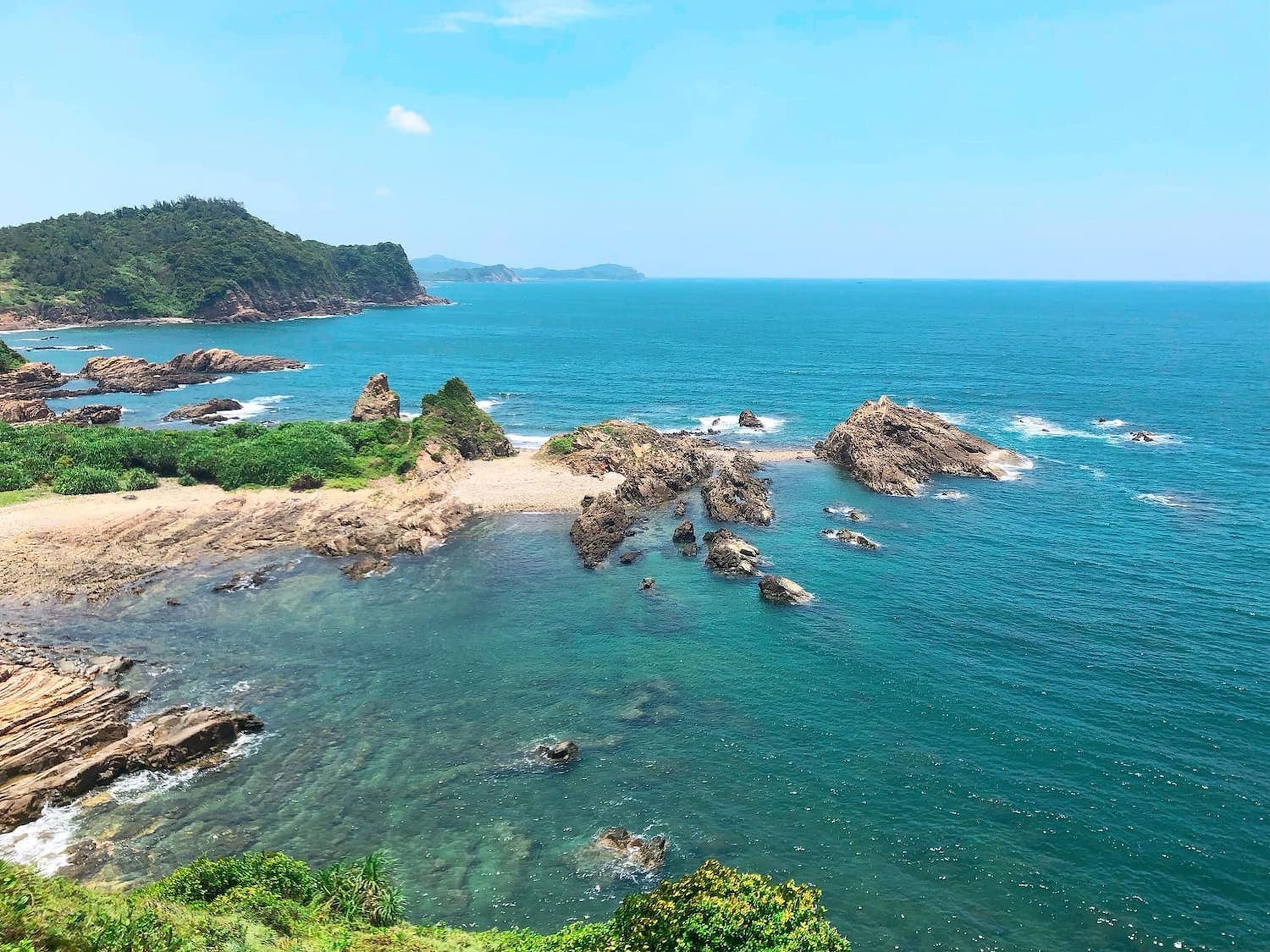 Discover Cô Tô Island, a Captivating Blue-Sea Destination - Hình 1
