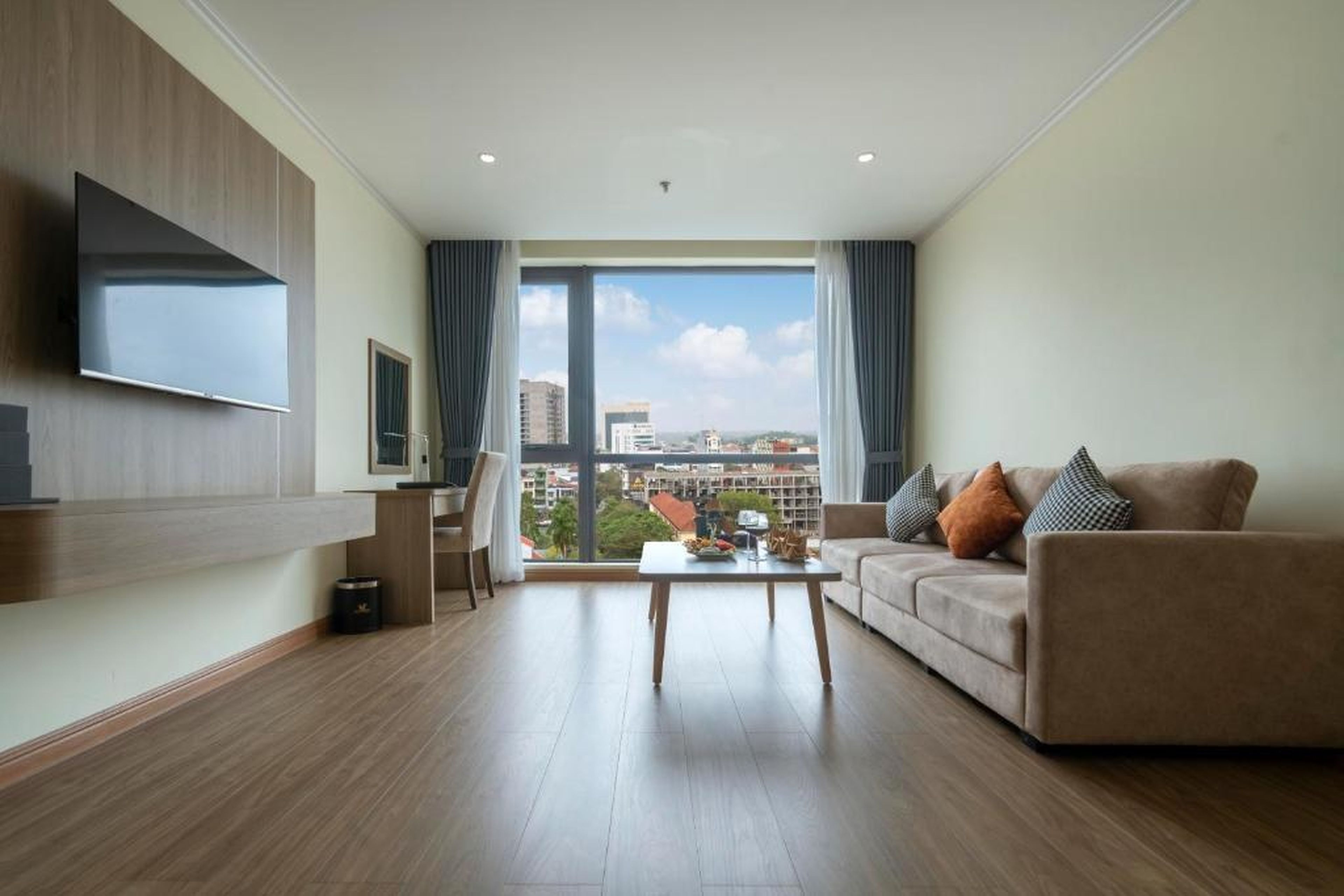 Hùng Vương Hotel - Stay 24h - Hình 3