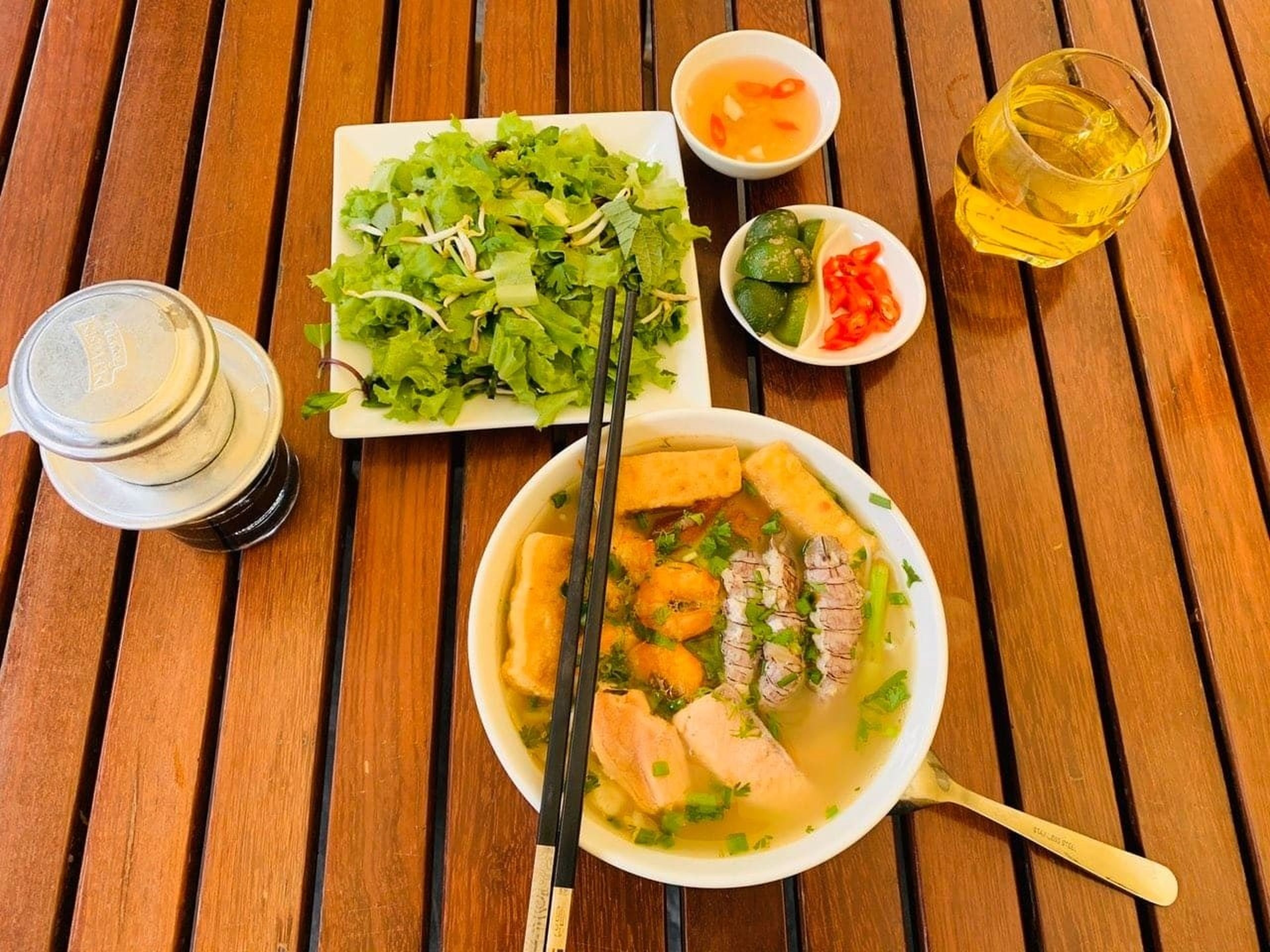 Tinh hoa ẩm thực biển quy tụ trong nhà hàng ẩm thực Làng chài Hạ Long - Hình 10