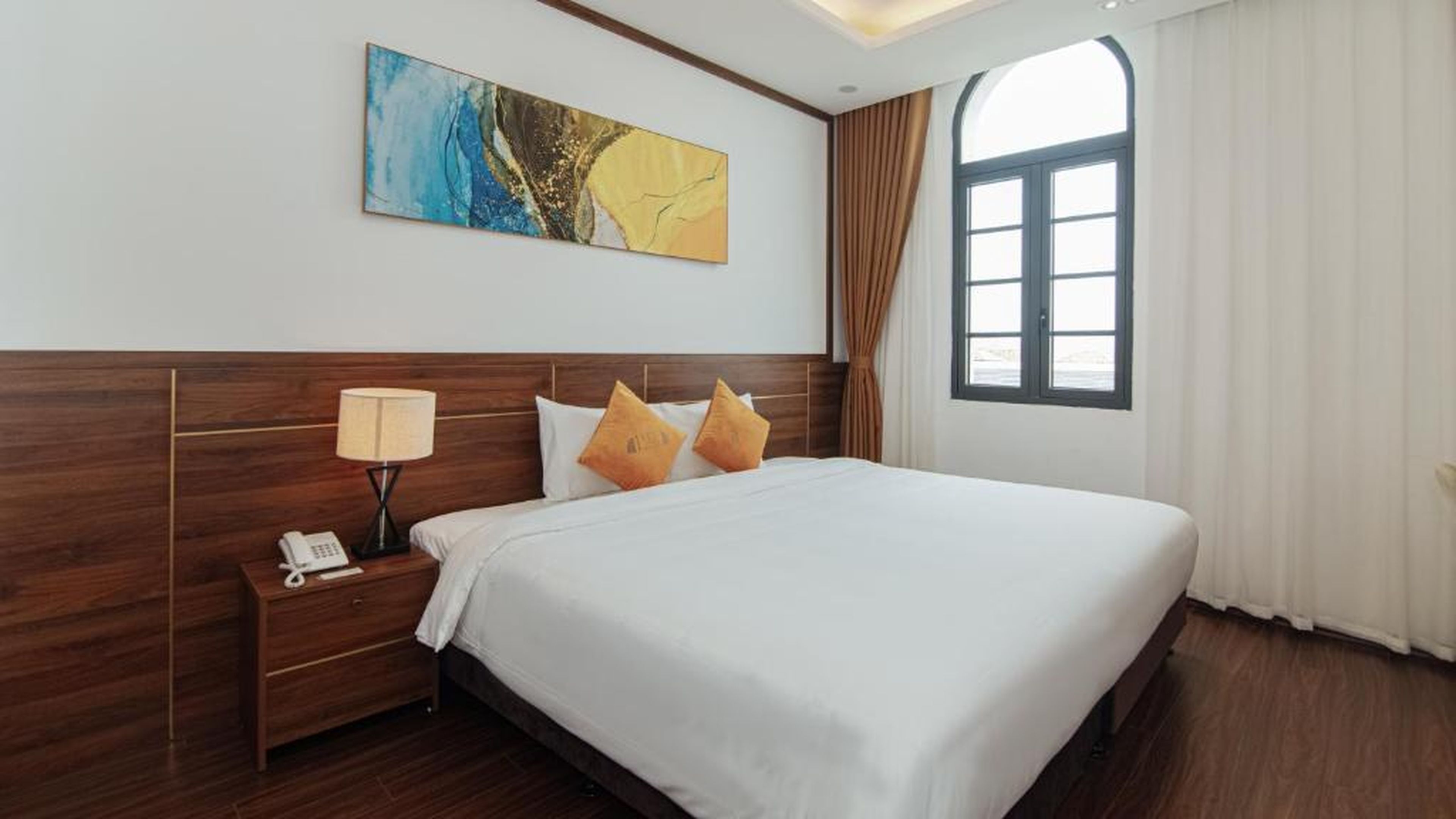 Jade Ha Long Hotel - Hình 1