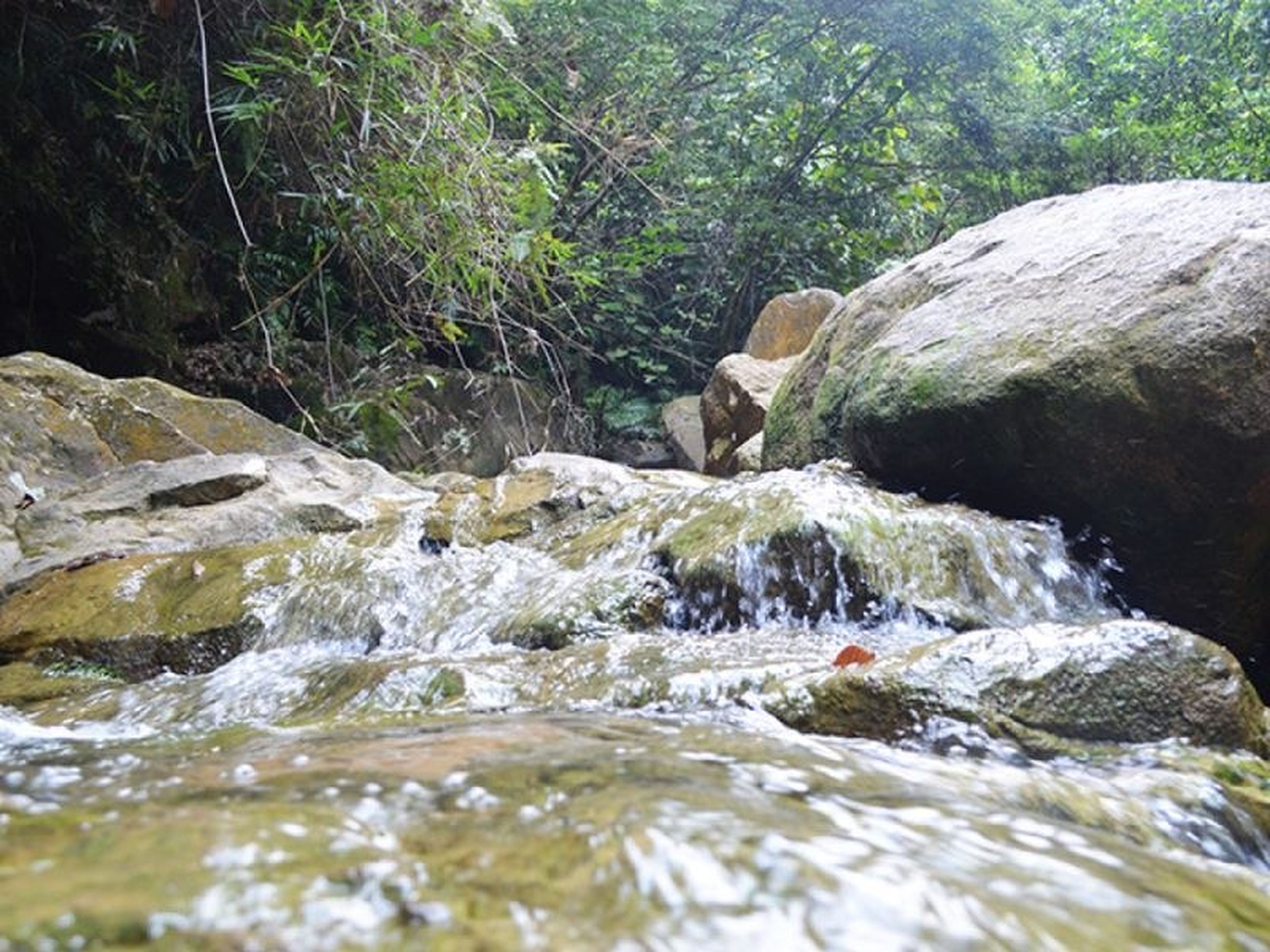 Lựng Xanh Waterfall: Quảng Ninh’s Must-Visit Check-in Spot - Hình 4