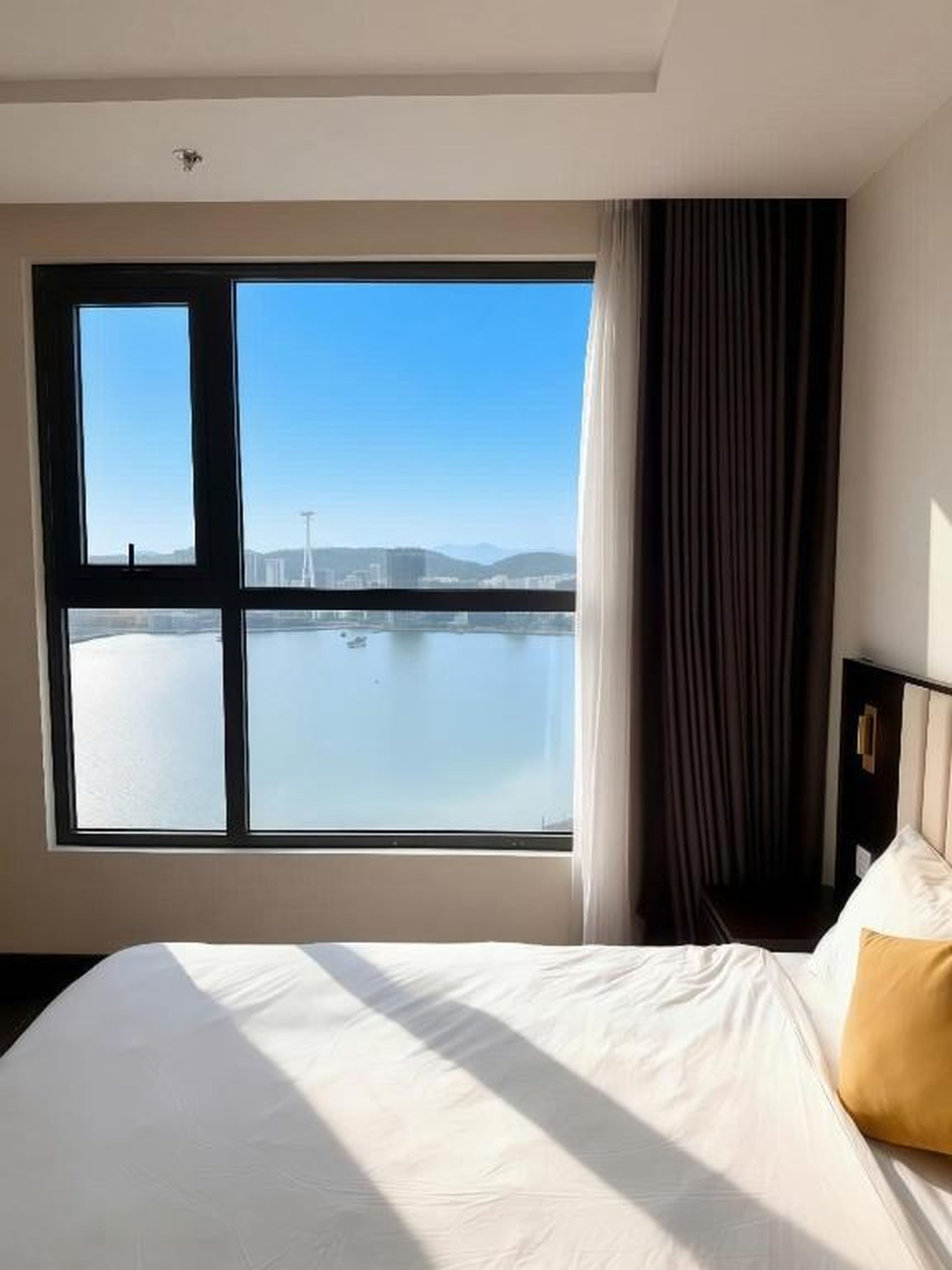 Sapphire Ha Long Apartment - Sea View - Hình 45