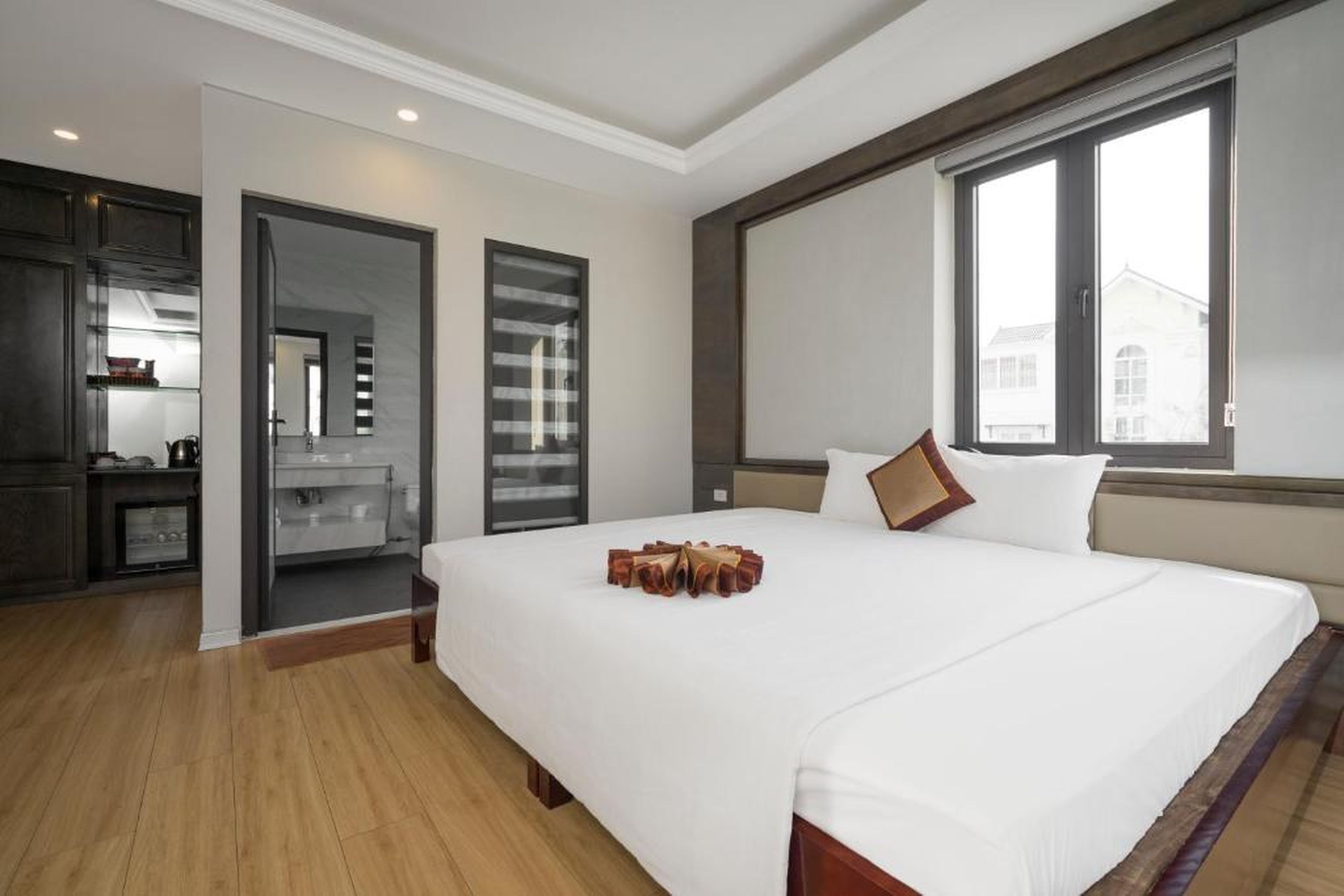 Boston Halong Hotel - Hình 37