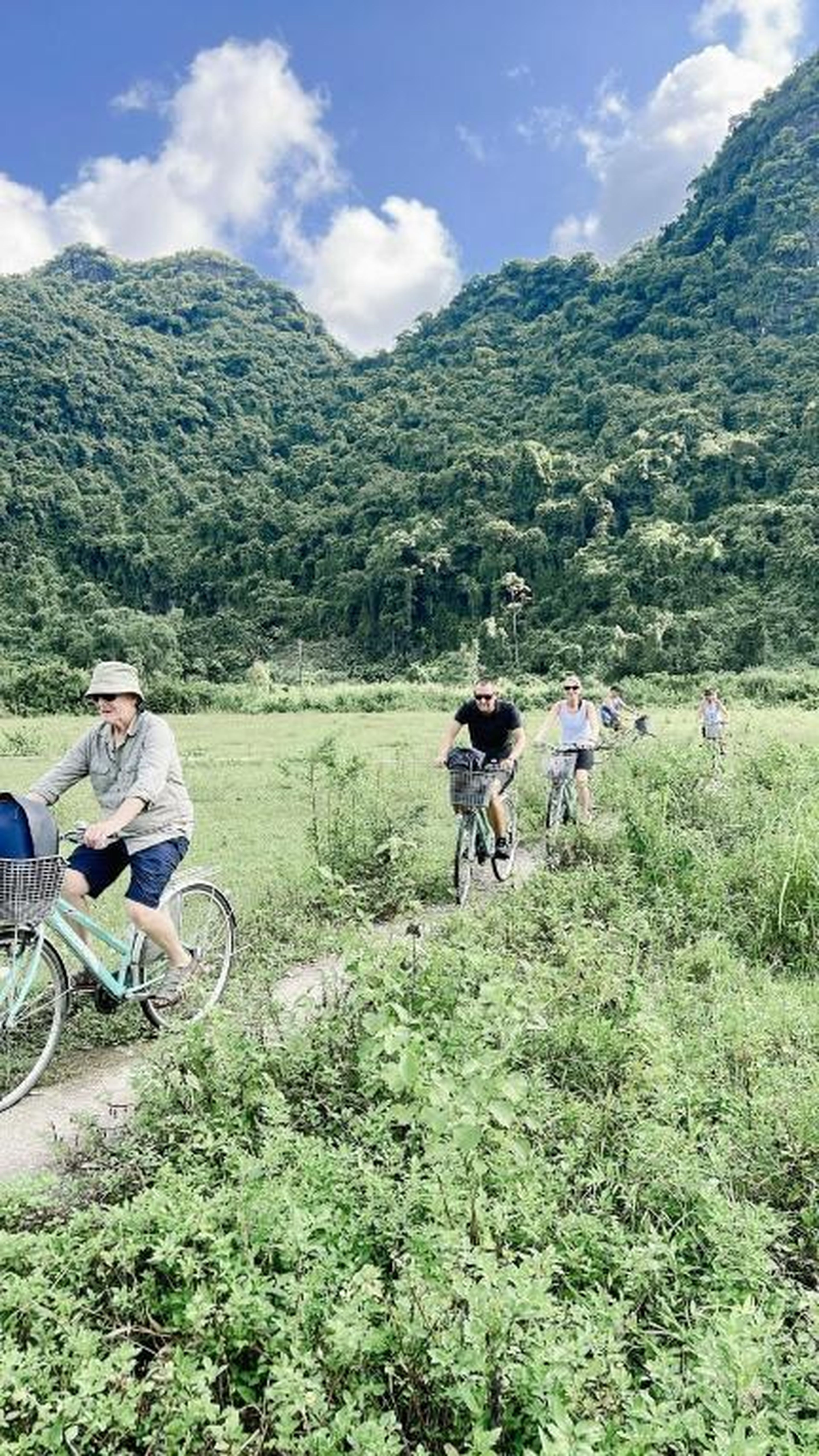 UniCharm Cruise - Hidden Route 2 Bays & Viet Hai village - Hình 41