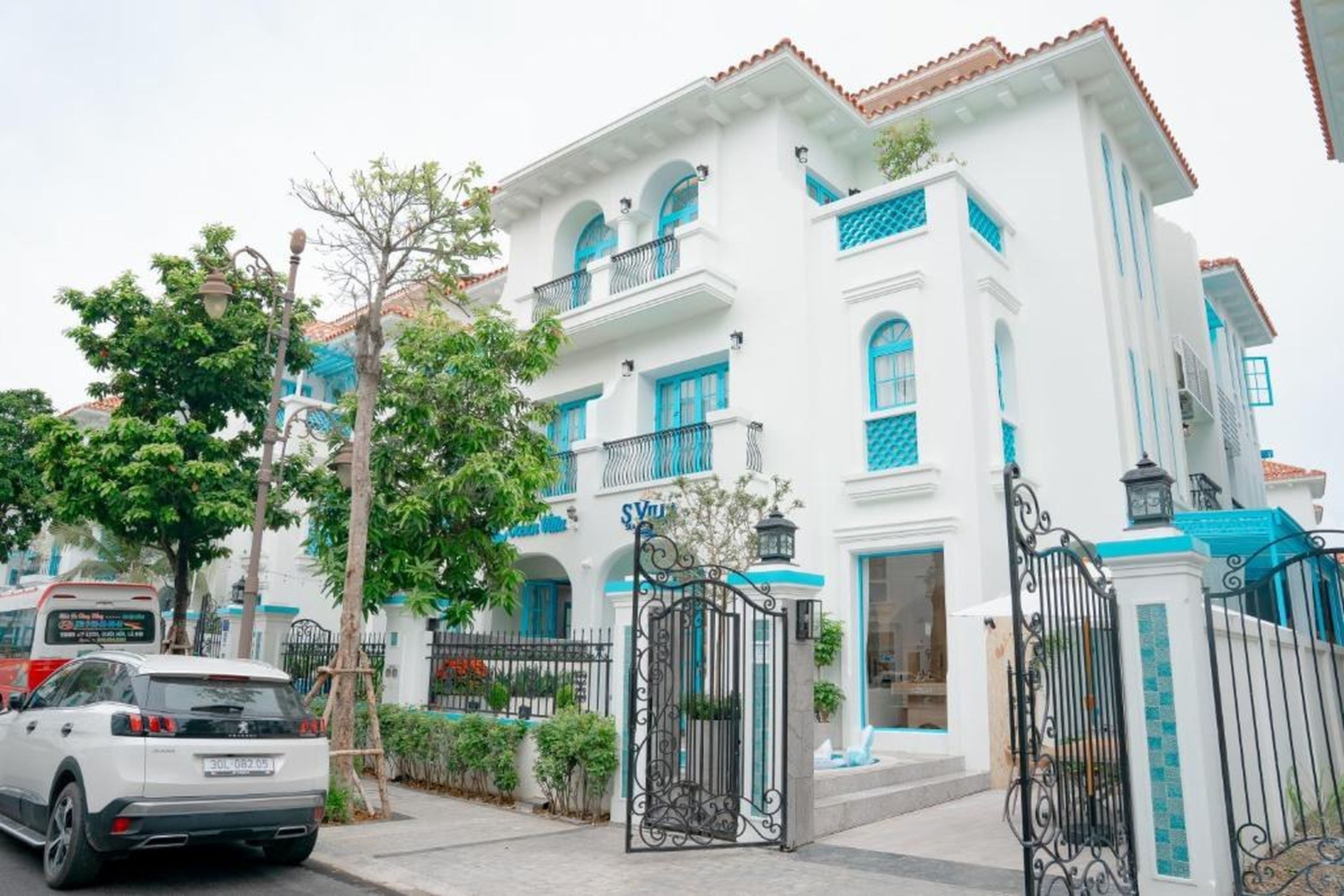 S Villa Ha Long - City Center, Near Beach - 6BR Private Villa with Pool, Jacuzzi, Sauna, Karaoke - Hình 43