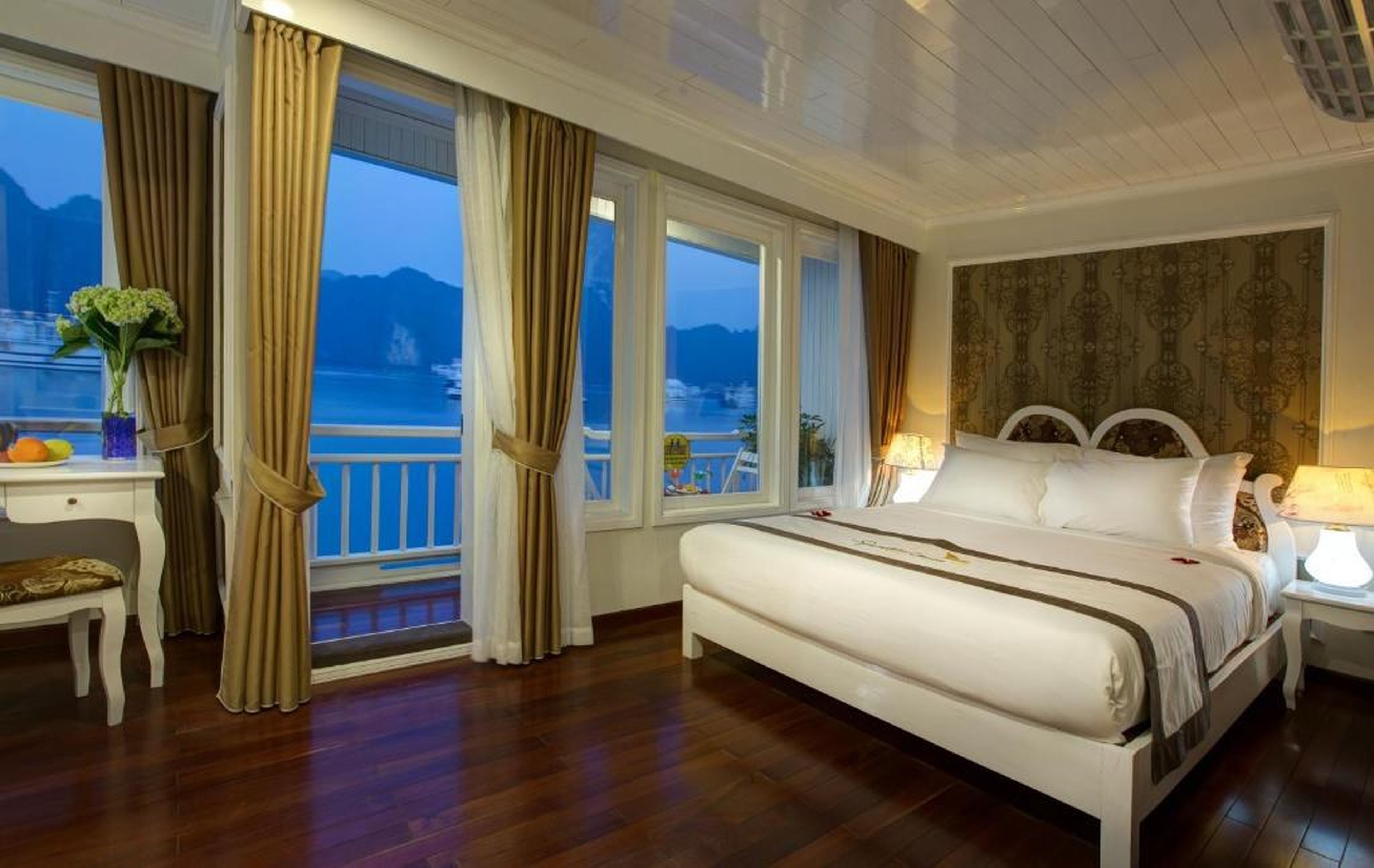 Signature Royal Halong Cruise - Hình 31