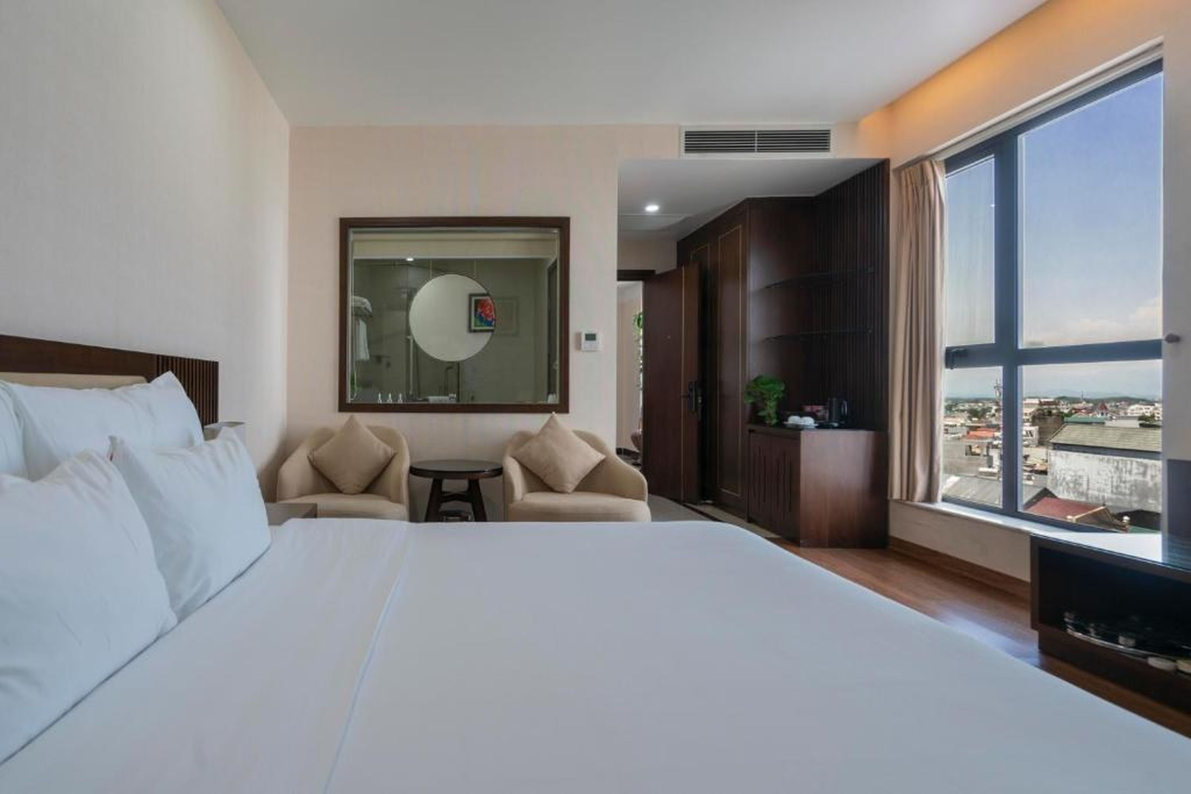 Luxury6 Hotel - Hình 8