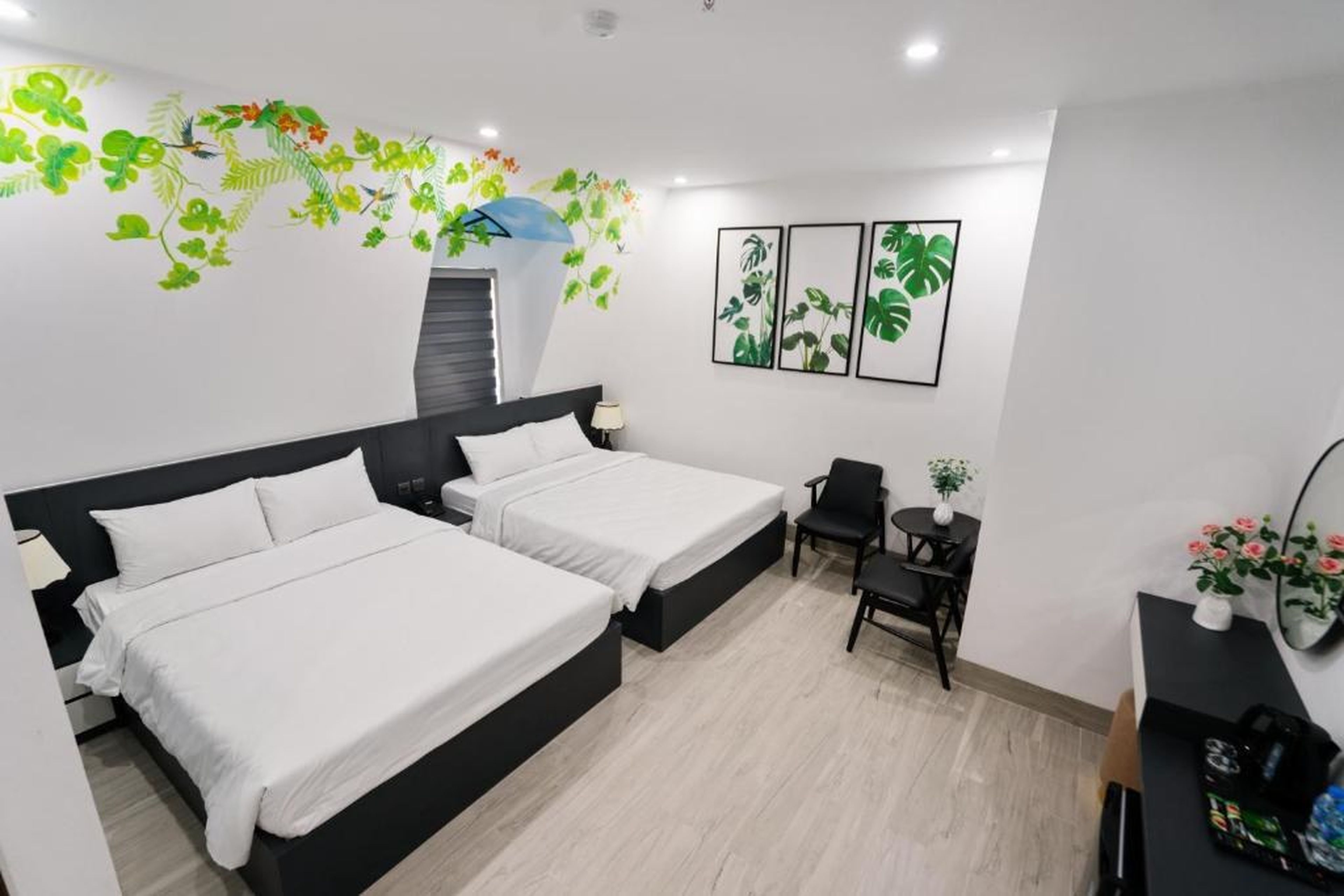 The Enchanted Ha Long Hotel - Bai Chay Beach - Hình 19