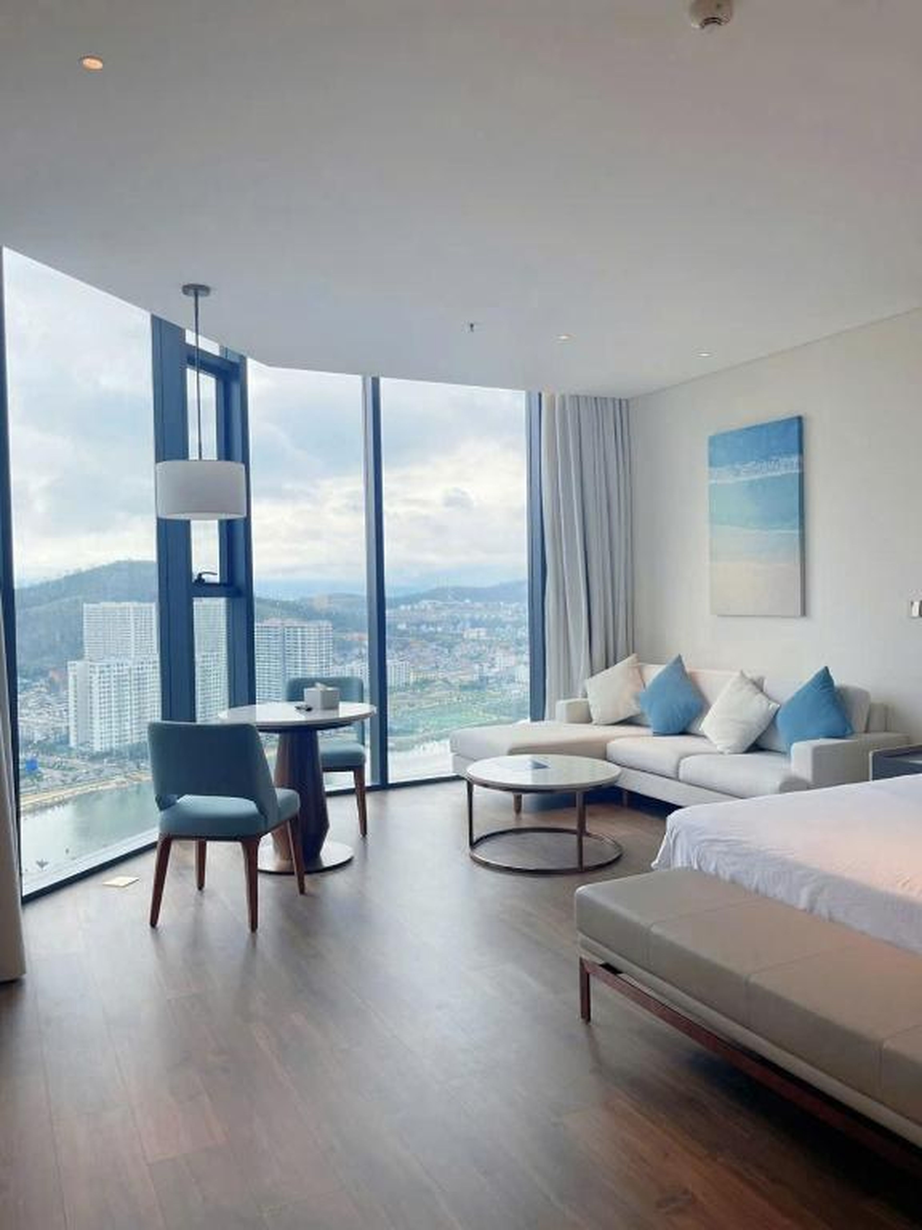 Tomstay Residence by A la Carte Ha Long - Hình 3