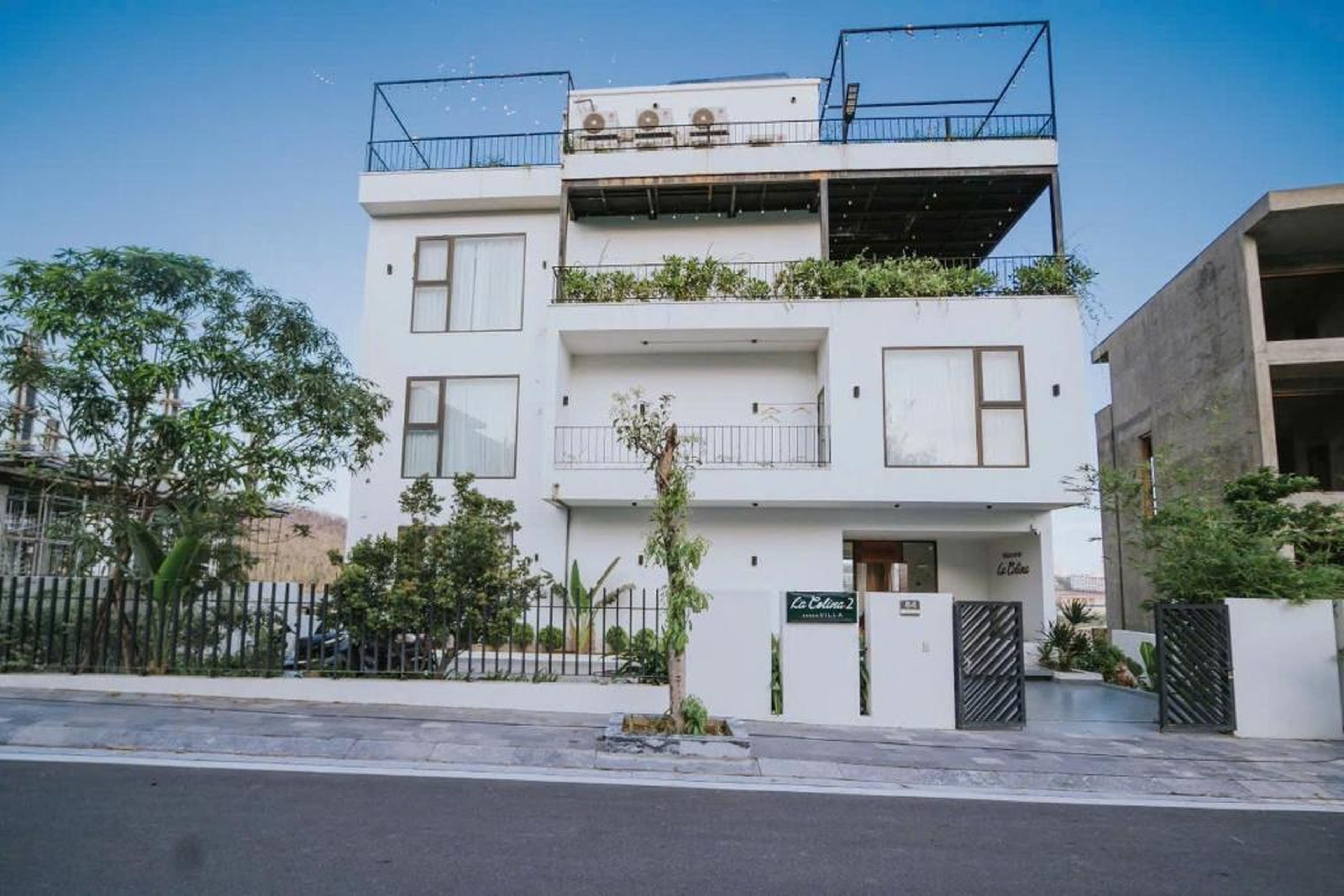 Villa 11 phòng ngủ, bể bơi riêng, phòng karaoke, Bãi Cháy, Hạ Long - Hình 3