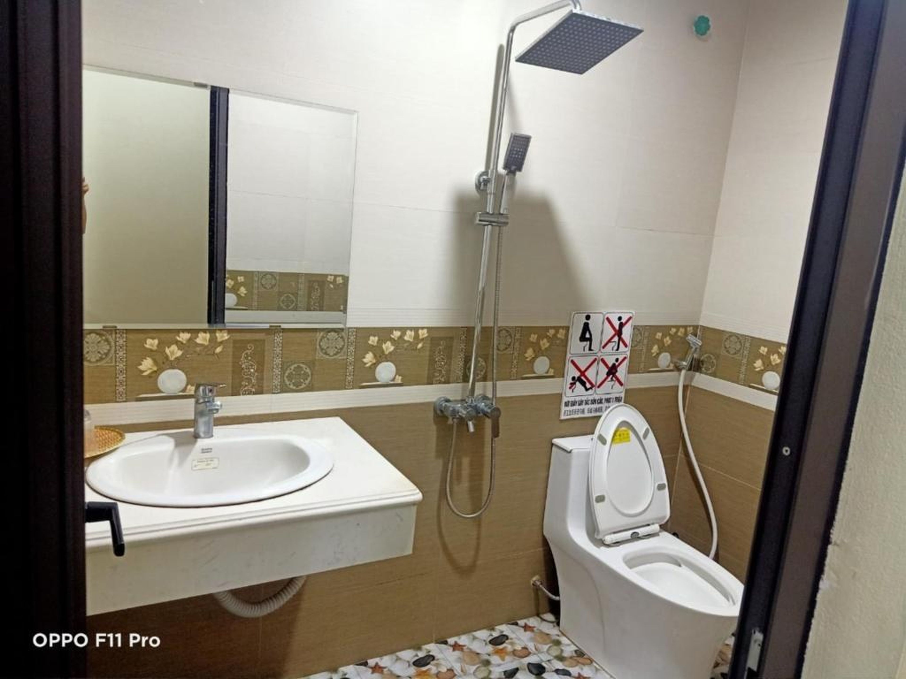 Ngọc Tùng Hotel - Hình 22