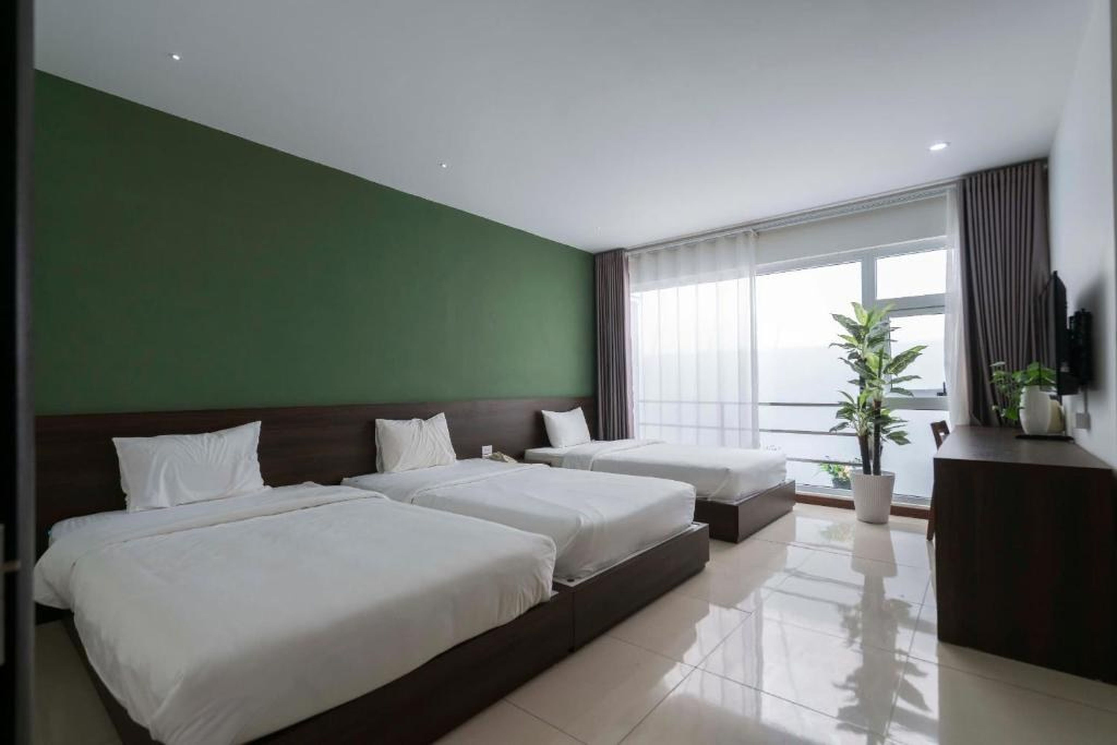 COCO Tuan Chau Hotel - Hình 45
