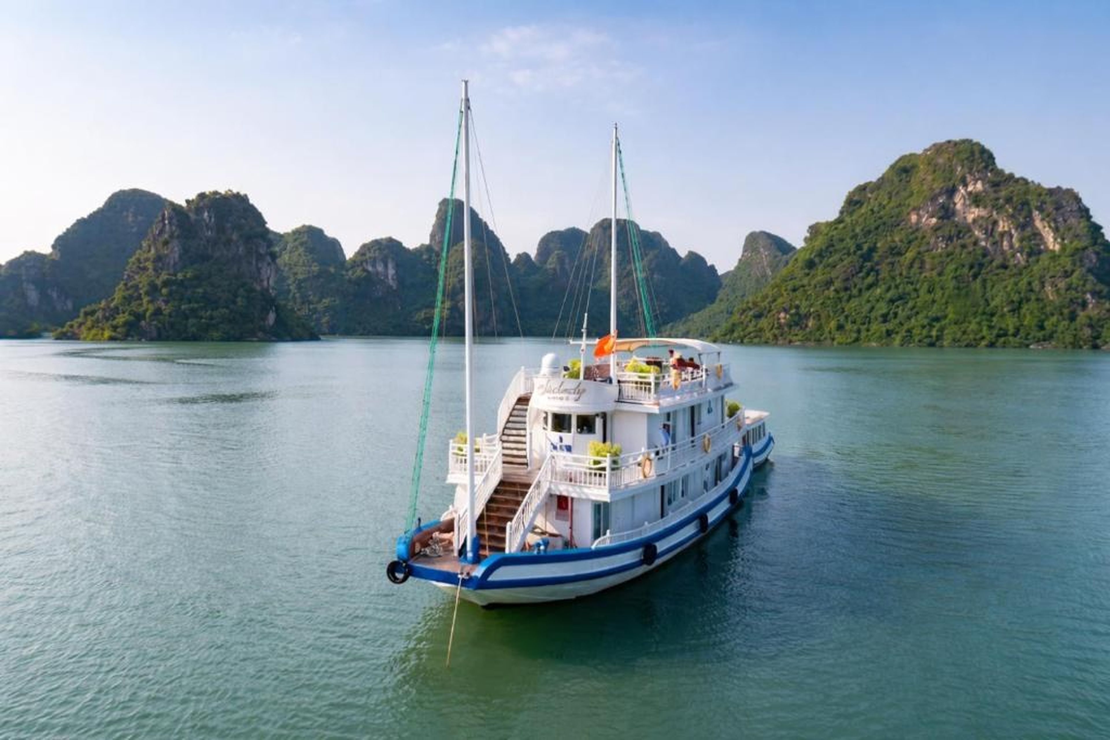 Private Sail Ha Long - Bai Tu Long - Hình 11