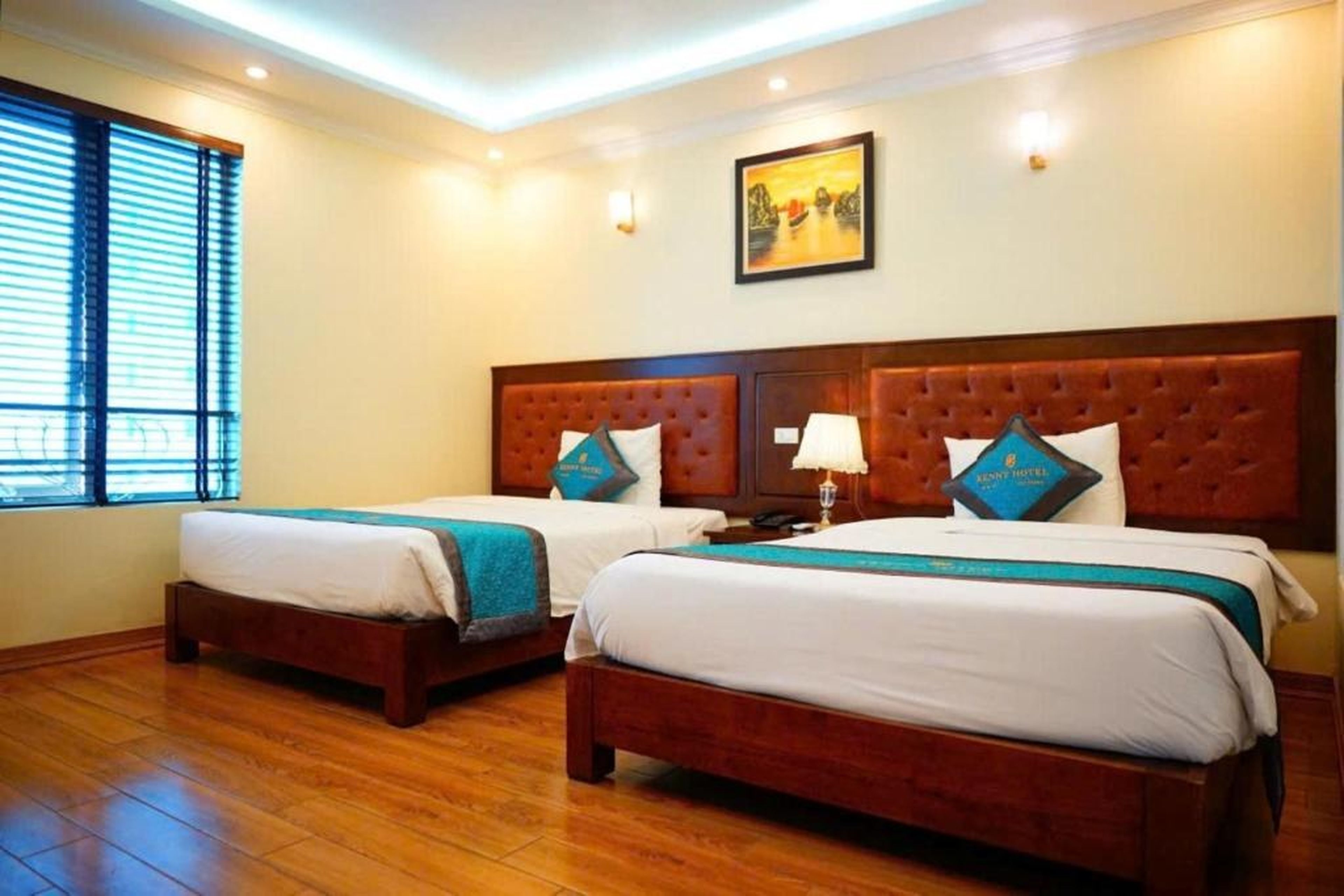 Kenny Hotel Ha Long - Hình 16