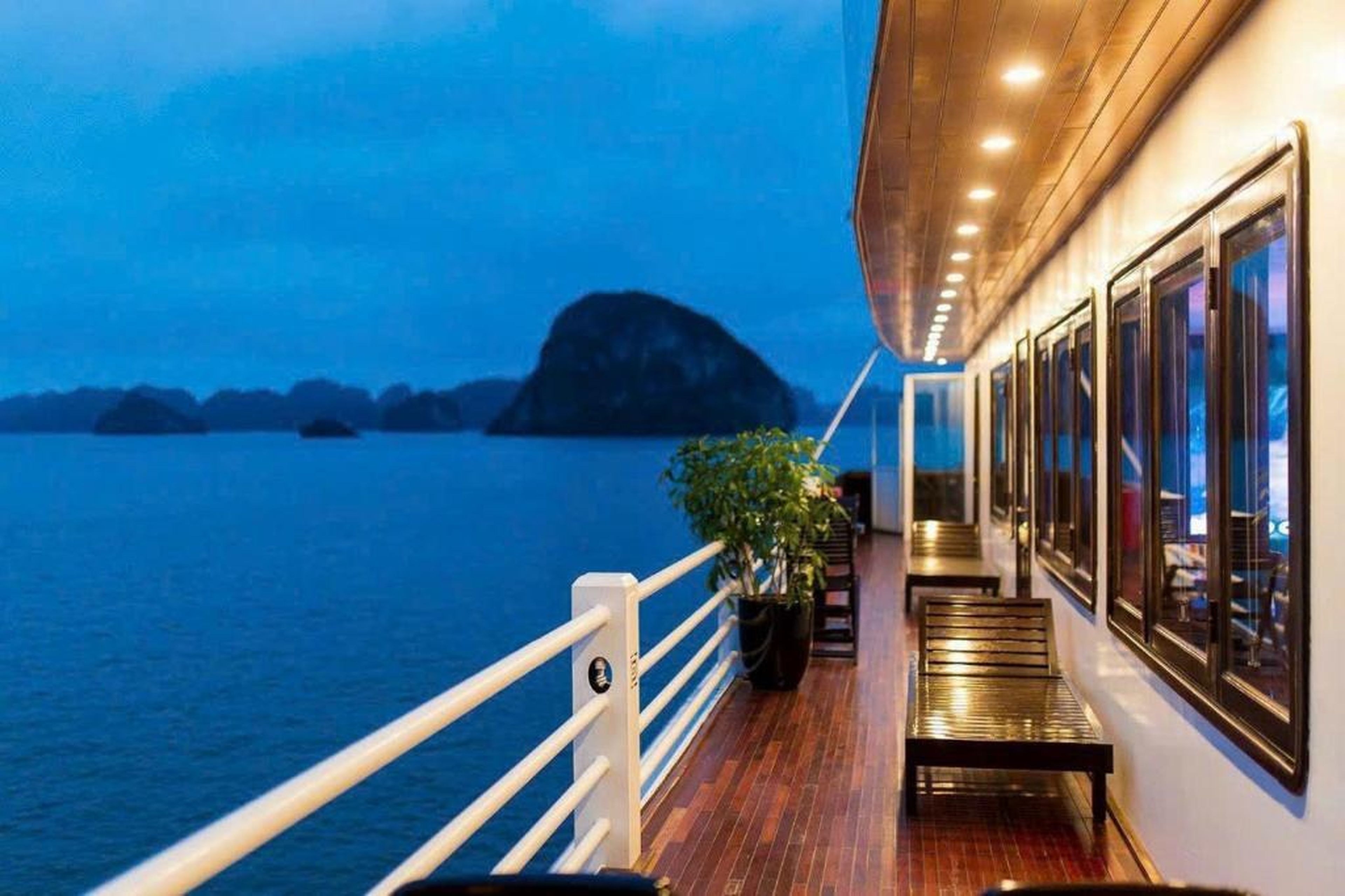 Aqua Elegance Cruise - Halong Bay by AHG - Hình 32