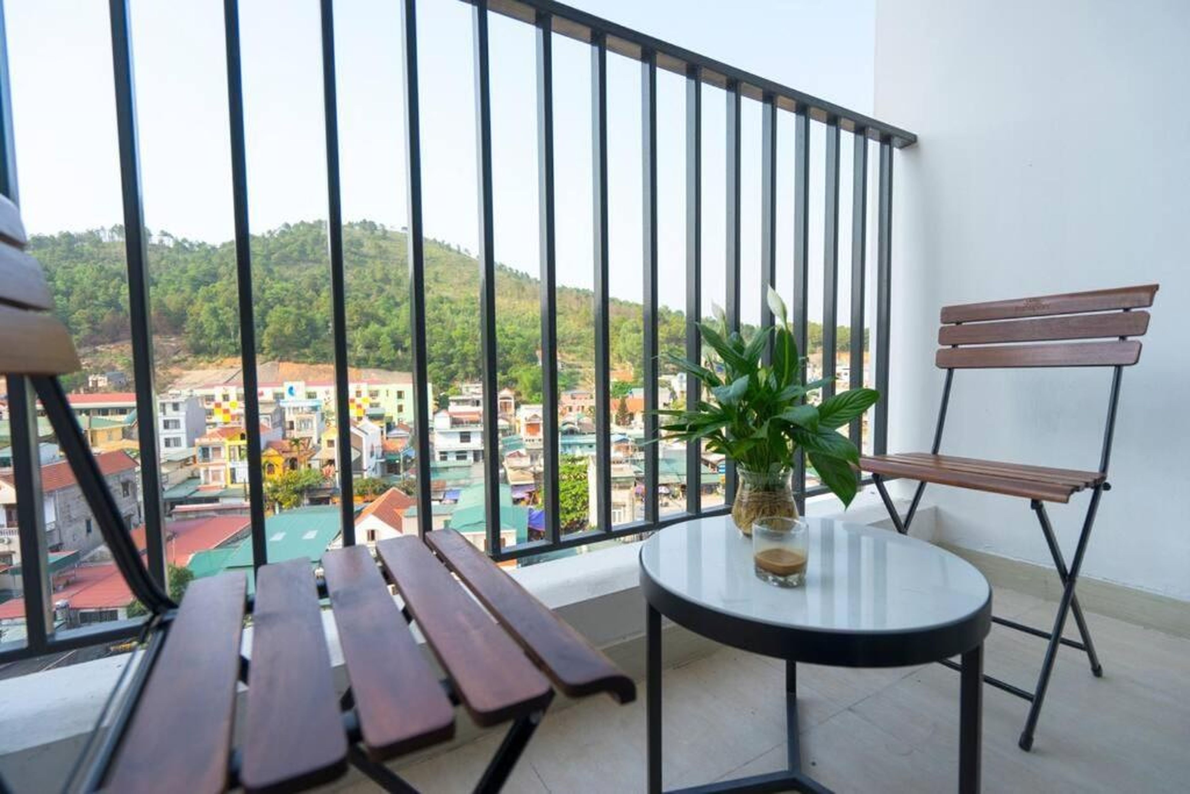 *Ha Long Homestay @ Sunrise Apartment- 4 BR - Hình 4