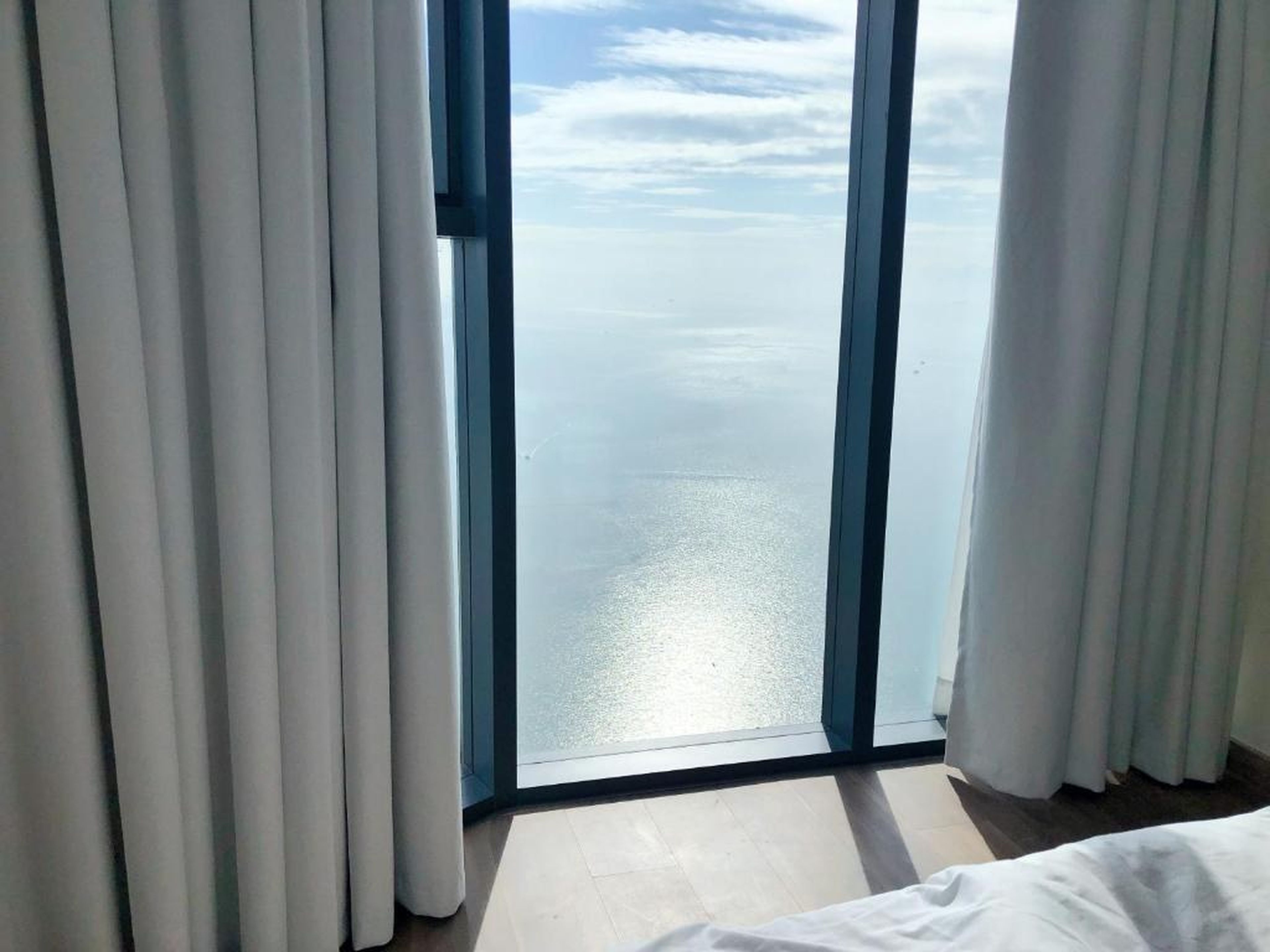 A La Carte Ha Long Oceanview Panoramic 2BR2WC 75m2 Suite with balcony - Hình 27