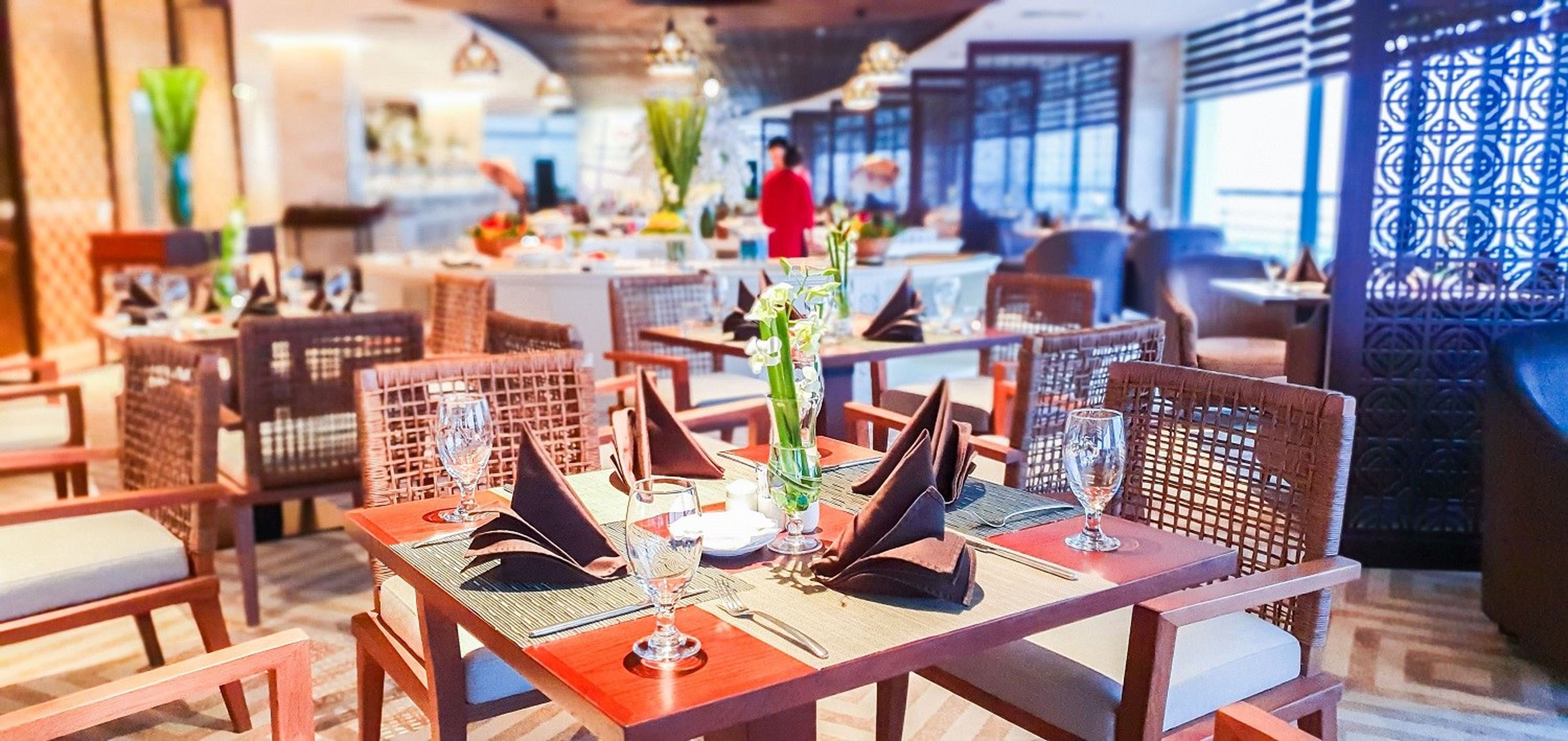 Nhà hàng Panorama Hạ Long – Thưởng thức ẩm thực với view ngắm cảnh cực xịn - Hình 8