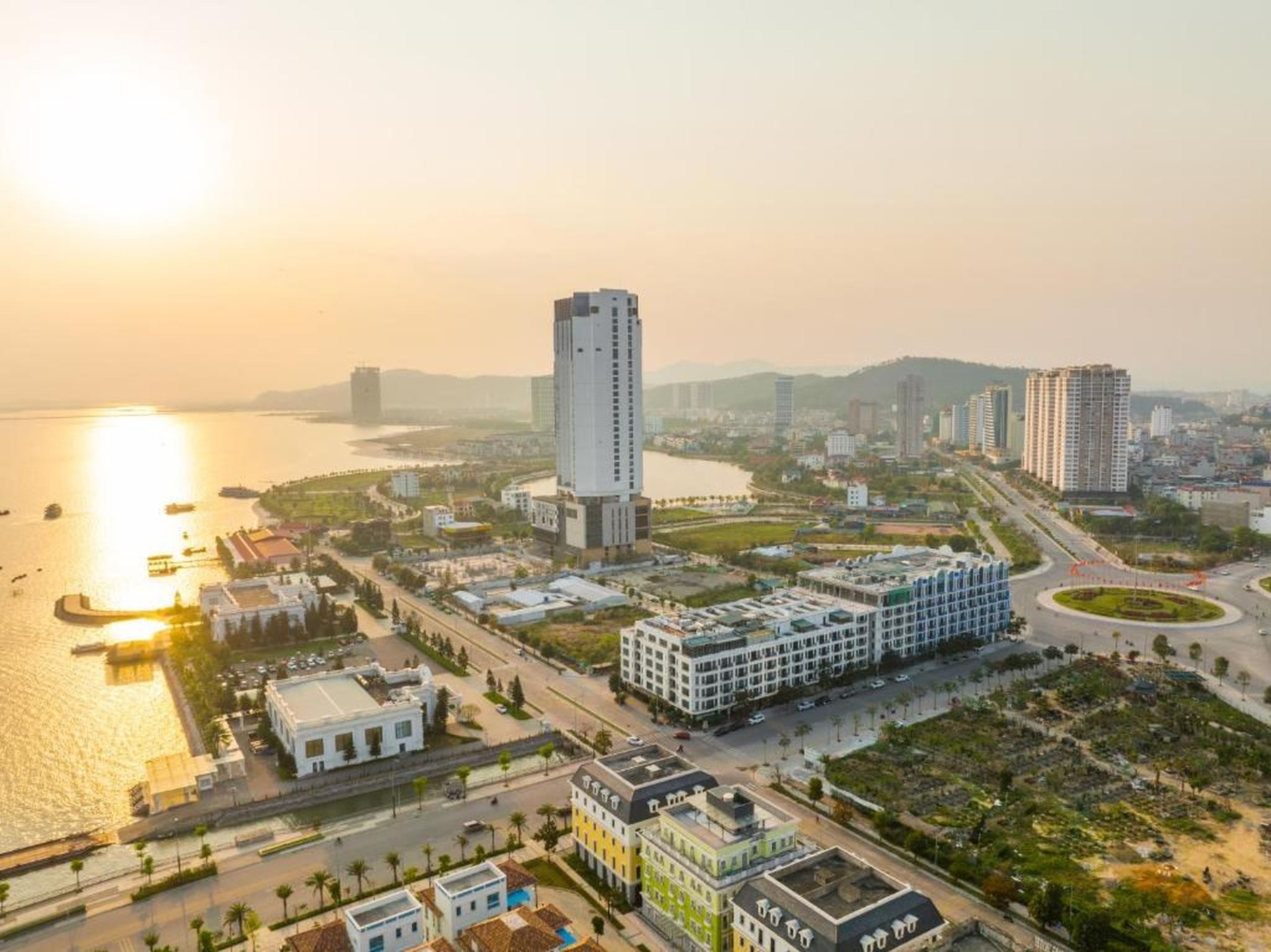 River Hotel Hạ Long - Hình 24