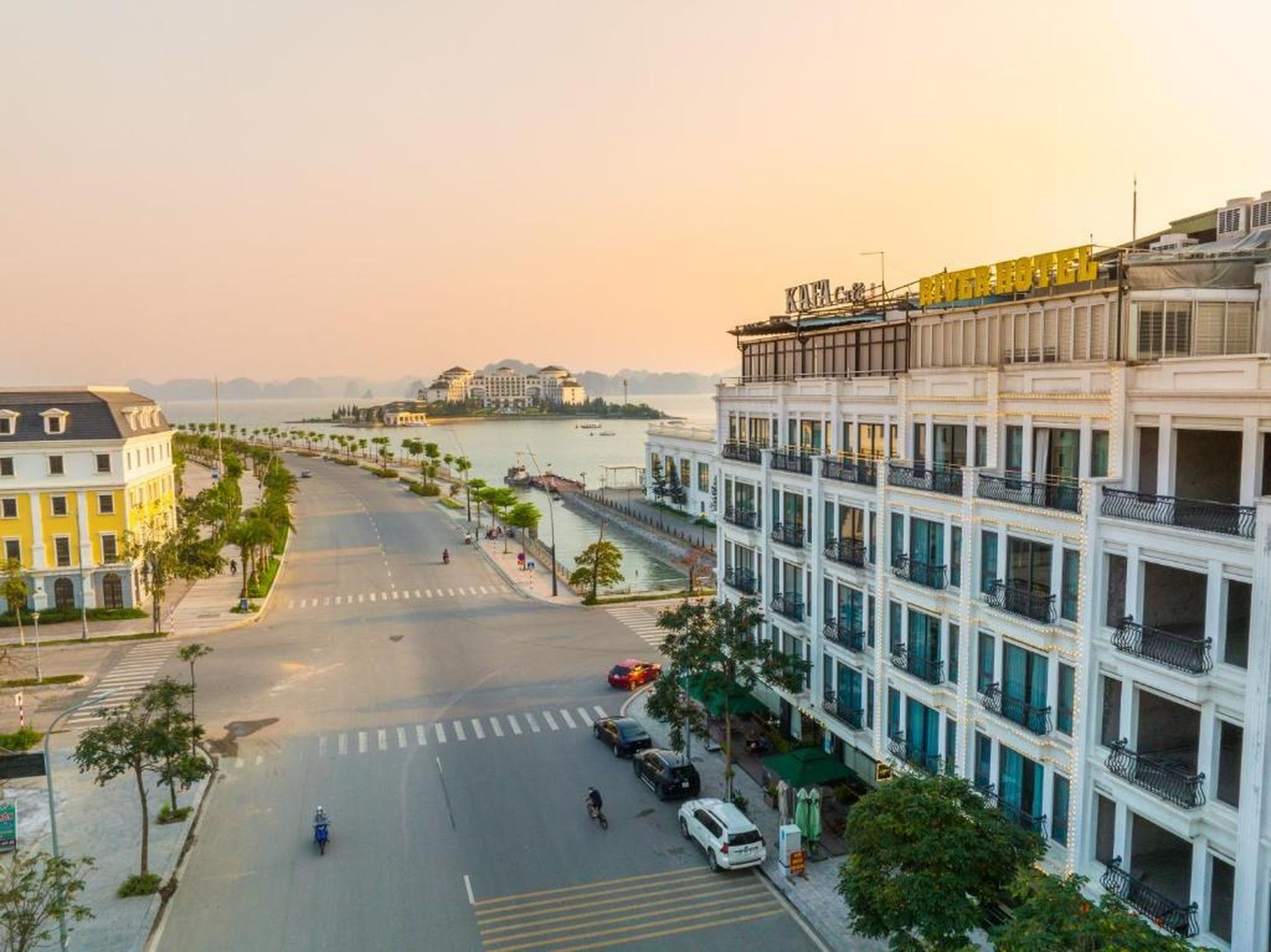 River Hotel Hạ Long - Hình 18