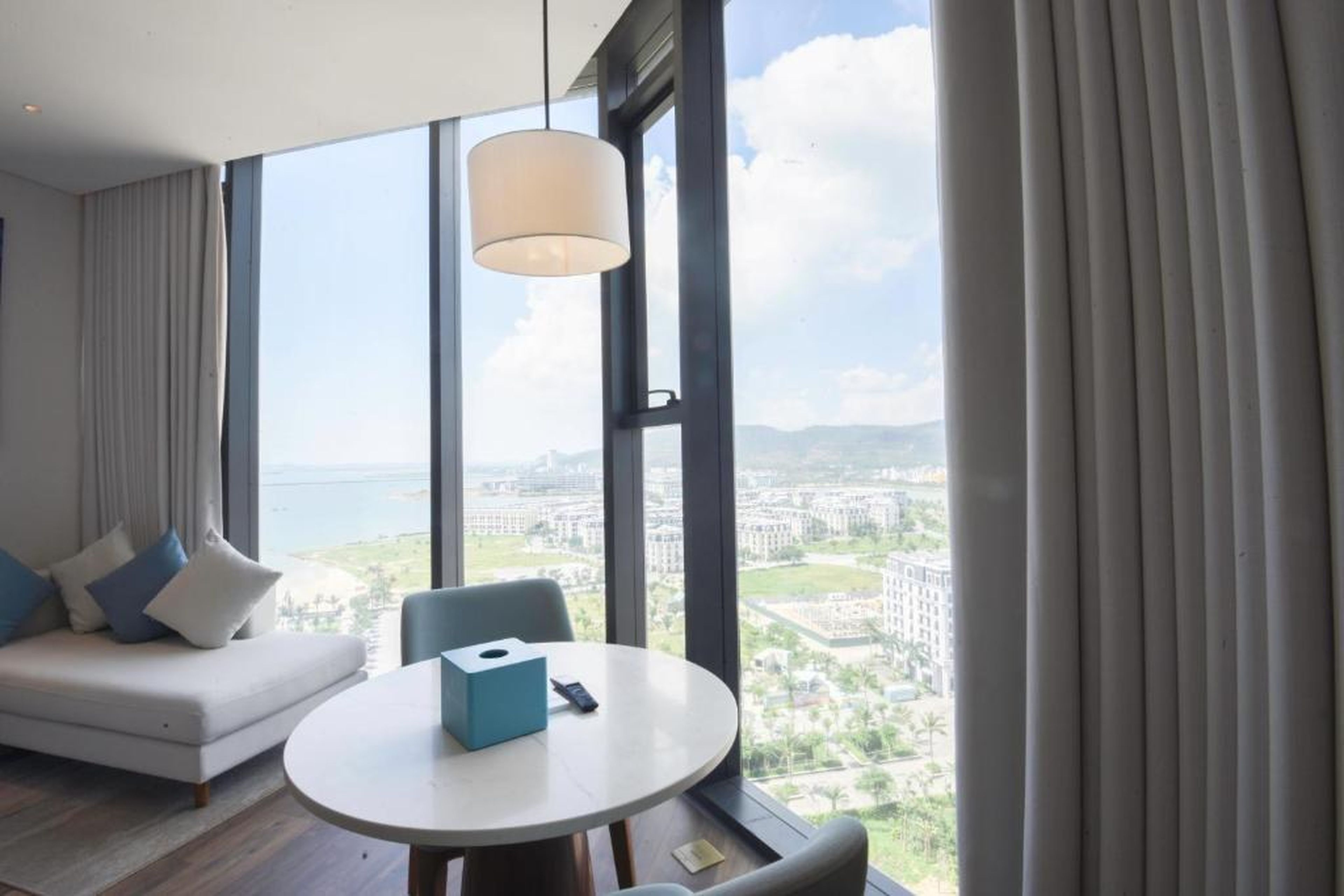Anstay Residence by A La Carte Hạ Long - Hình 6