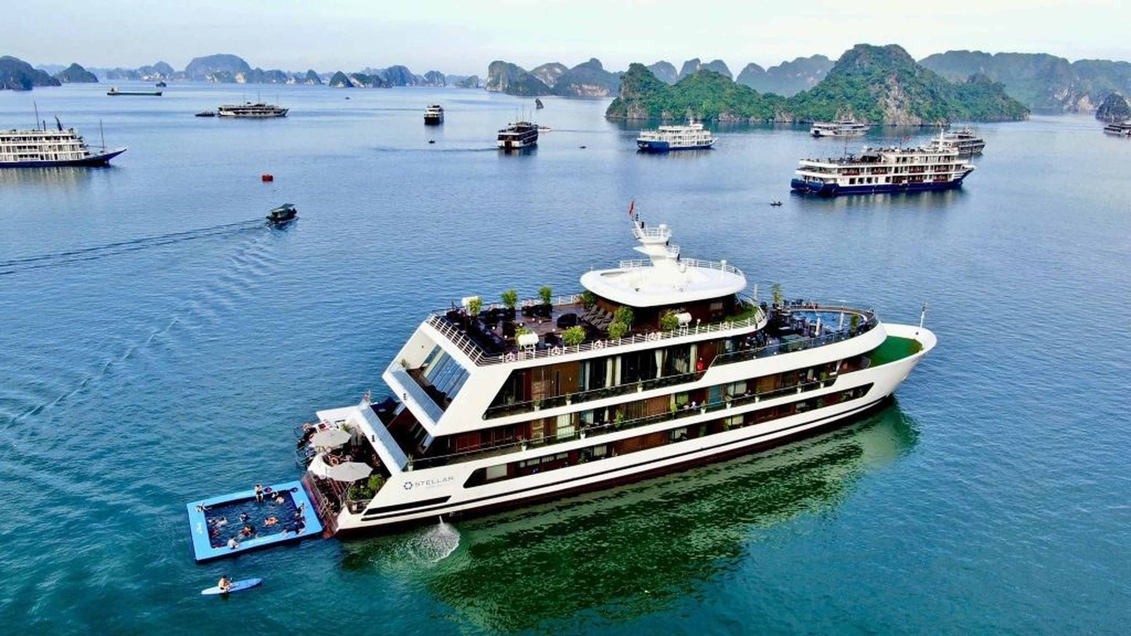 Top 3 du thuyền Hạ Long 5 sao sang trọng cho Tết dương lịch chỉ từ 10 triệu đồng/đêm - Hình 1