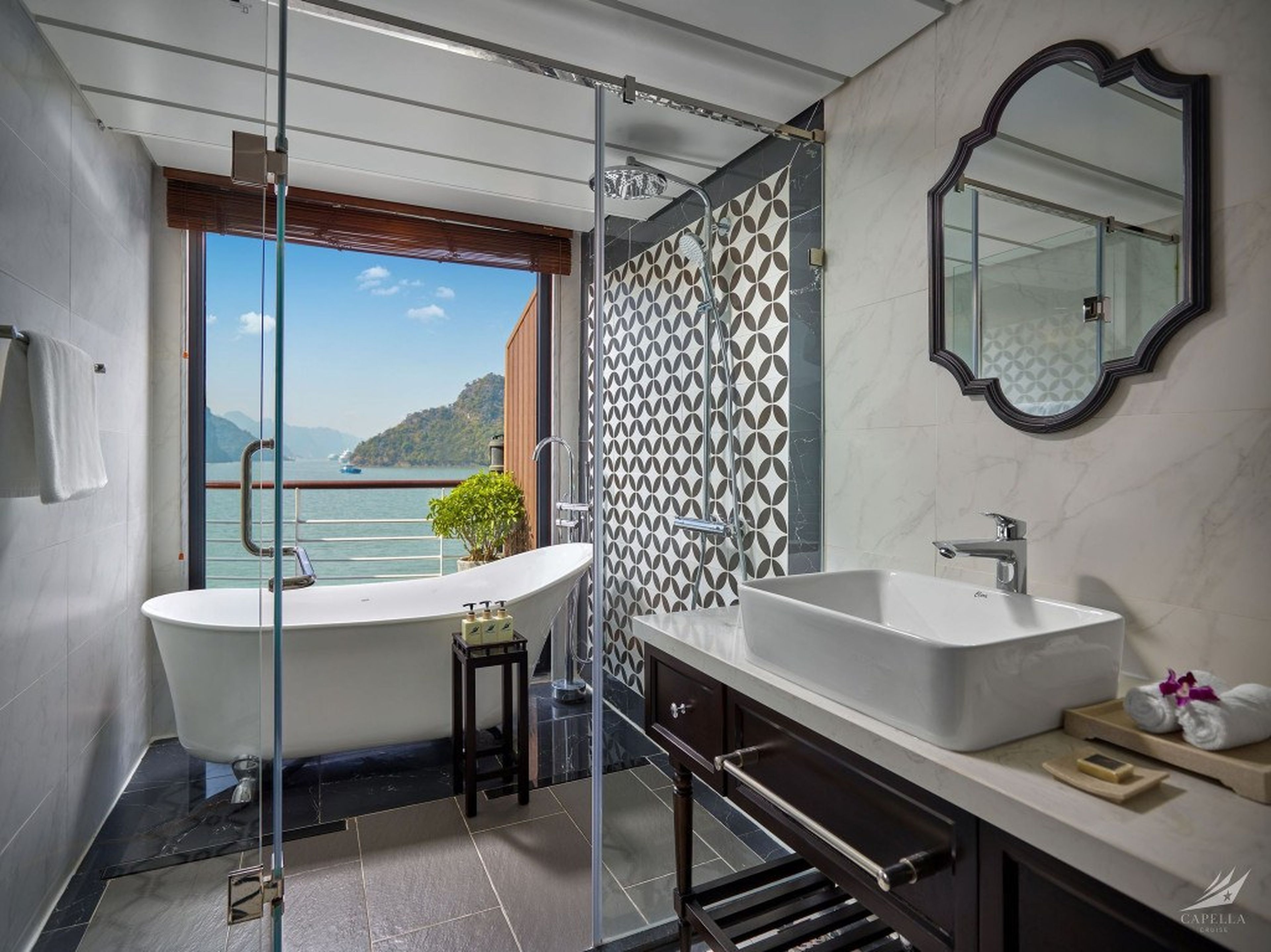 Capella Hạ Long Cruise – An Impressive “Symphony” on the Enchanting Bay - Hình 9