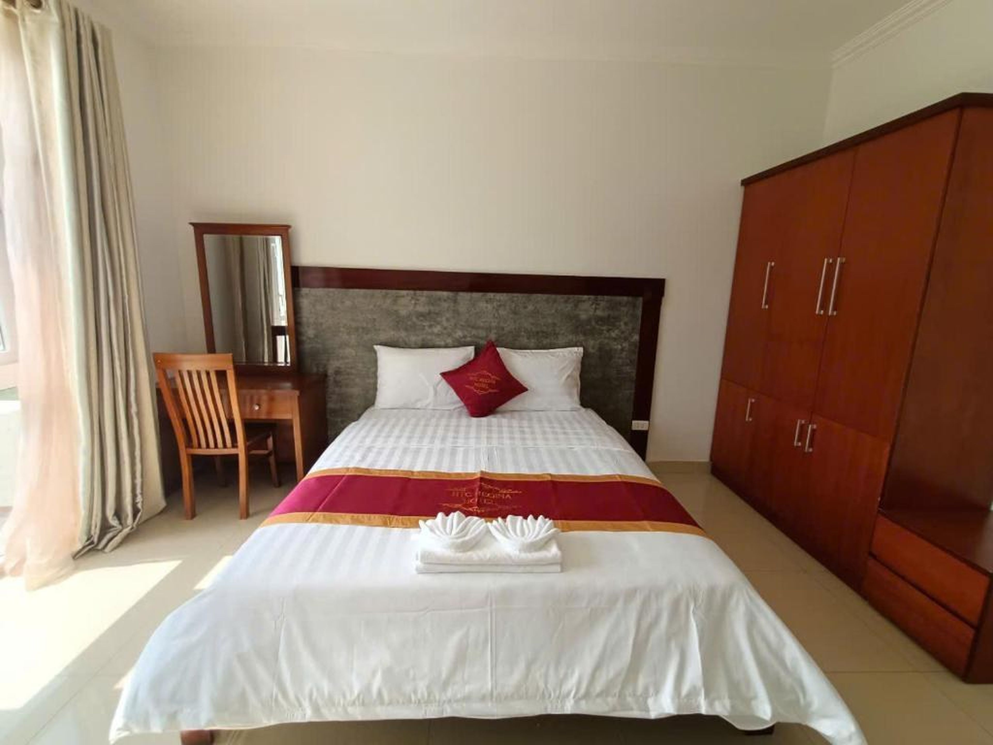 Htc regina hotel - Hình 22