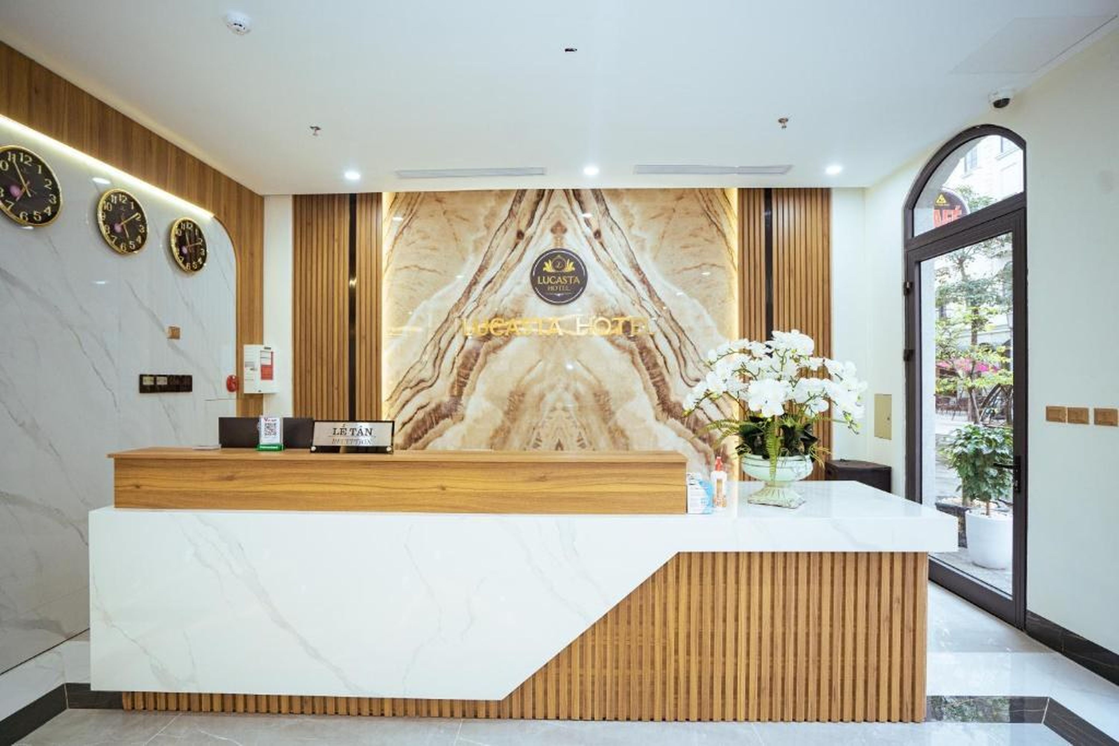 Lucasta Hotel Ha Long - Hình 48