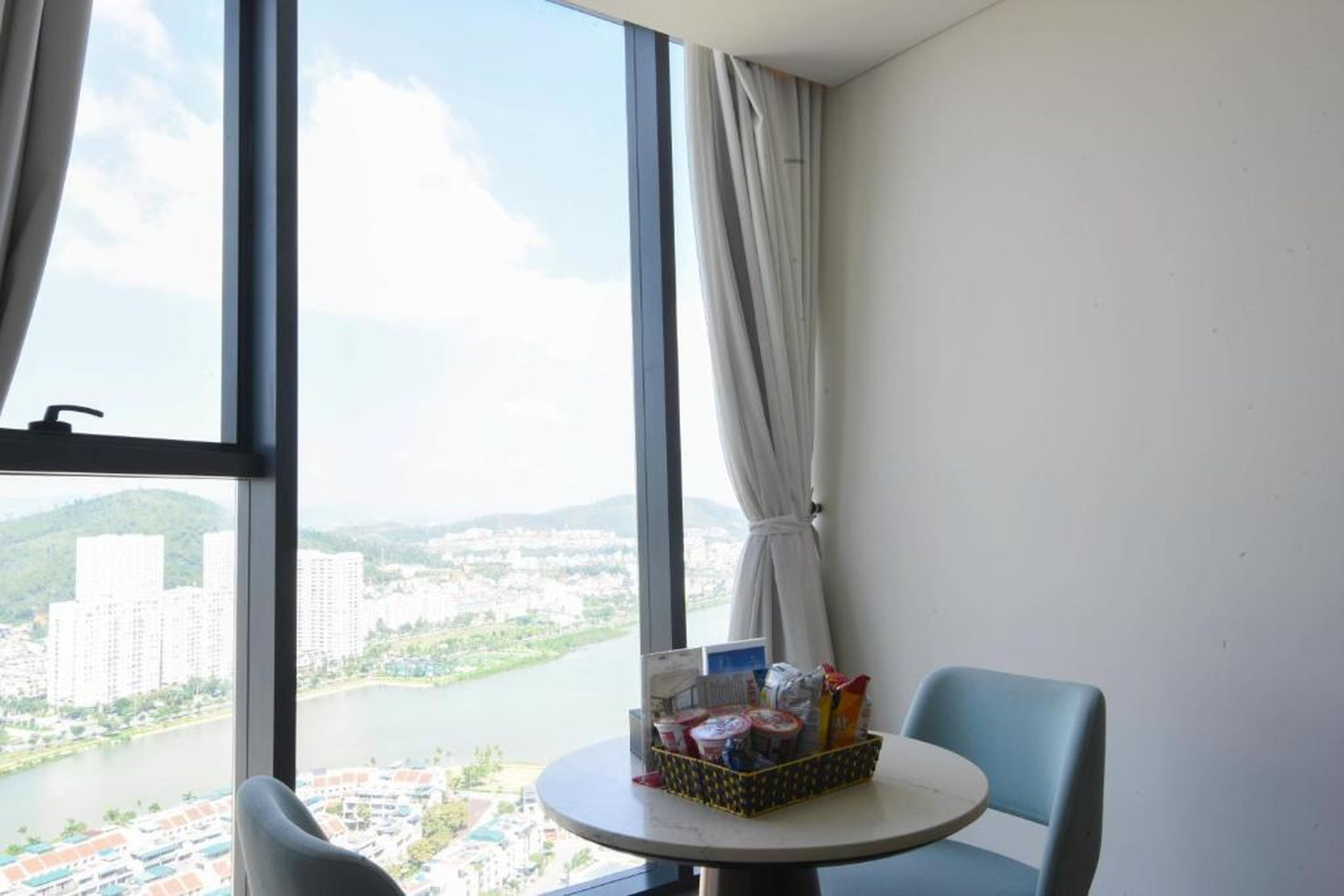 Anstay Residence by A La Carte Hạ Long - Hình 13
