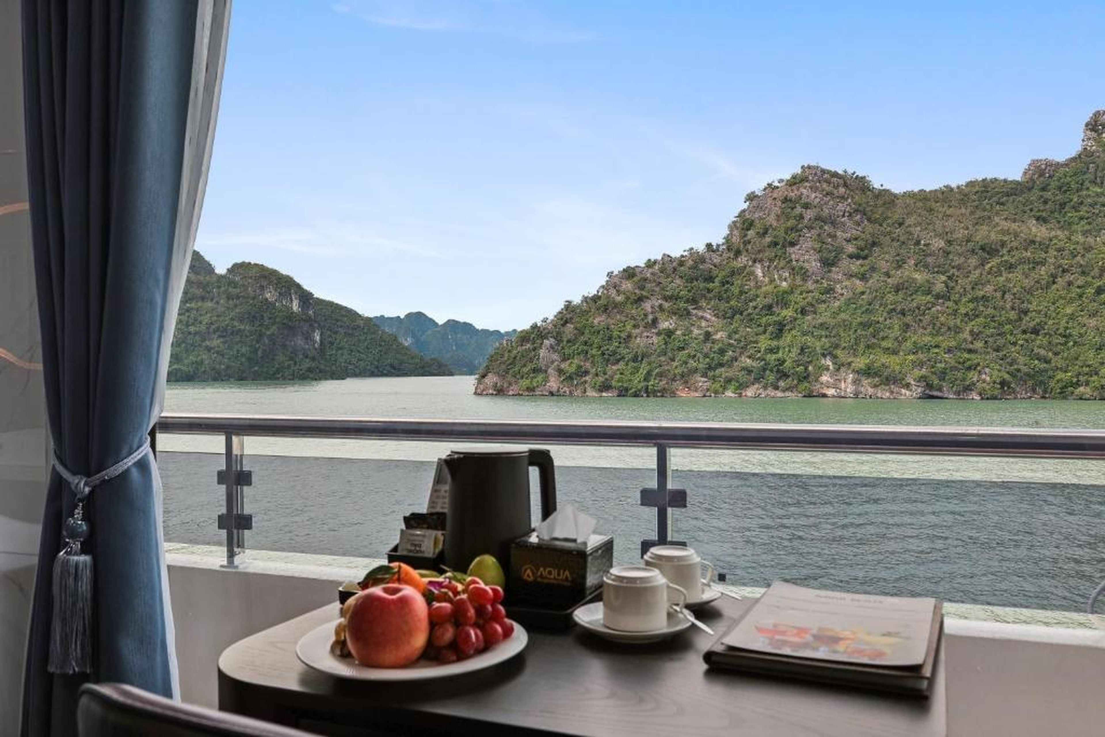 Aqua Luxury Cruise by AHG - Hình 9