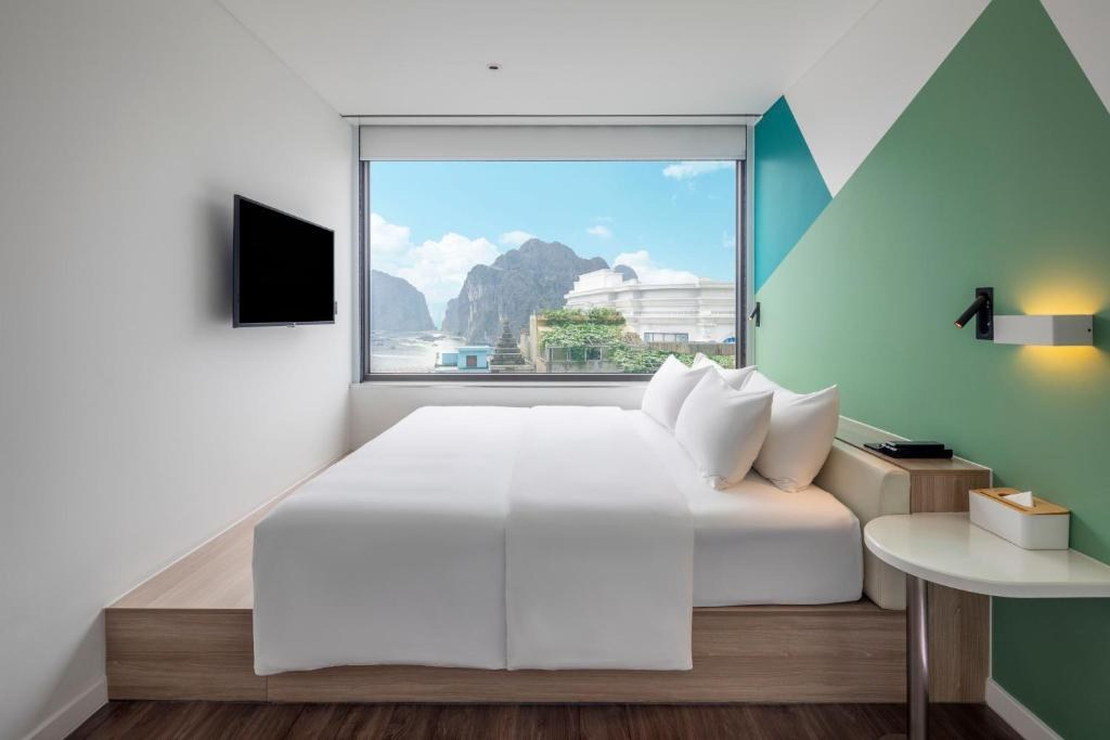 Tru by Hilton Ha Long Hon Gai Centre - Hình 5