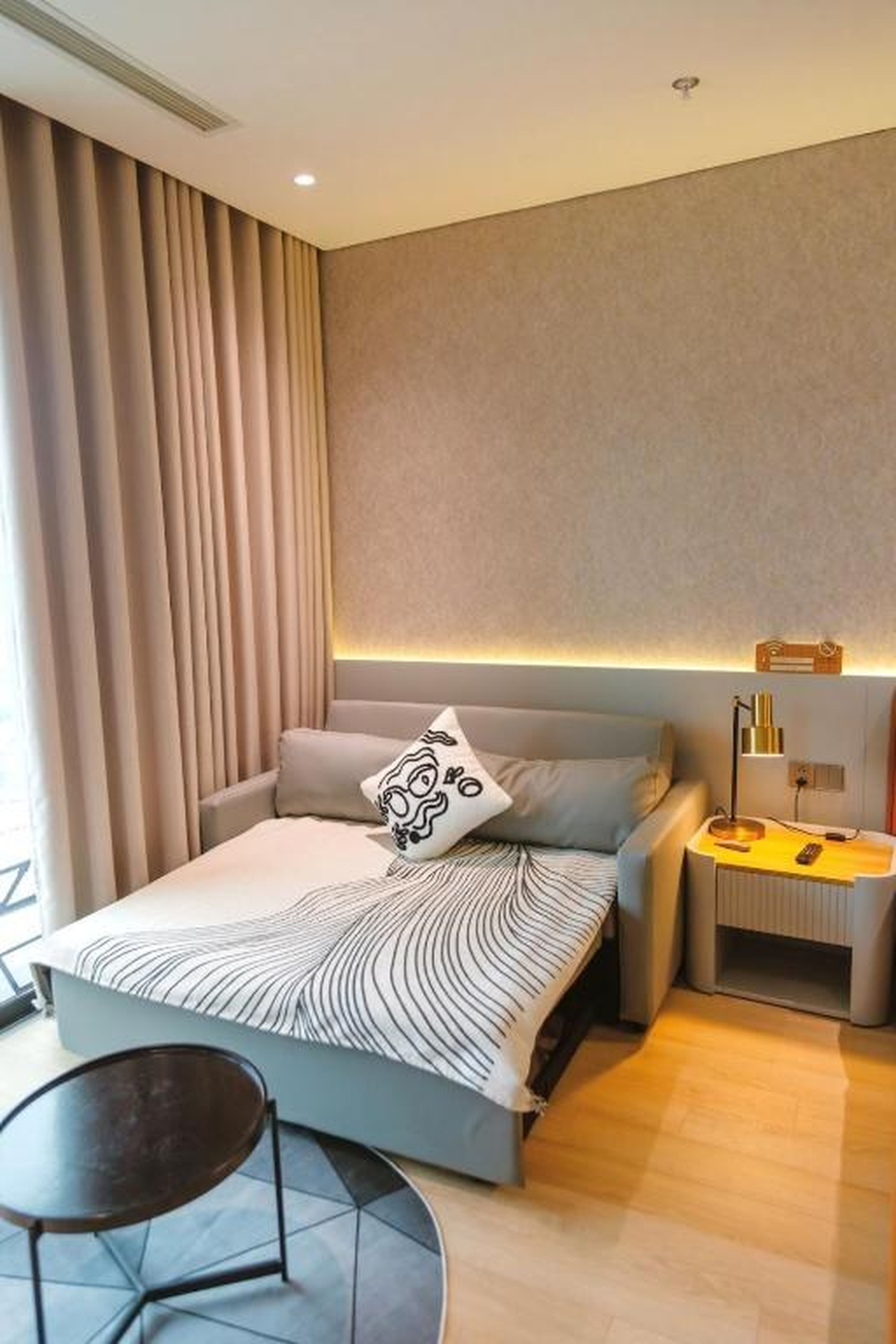 Modern Balcony Studio Near Sun World - The Holiday Ha Long - Hình 4