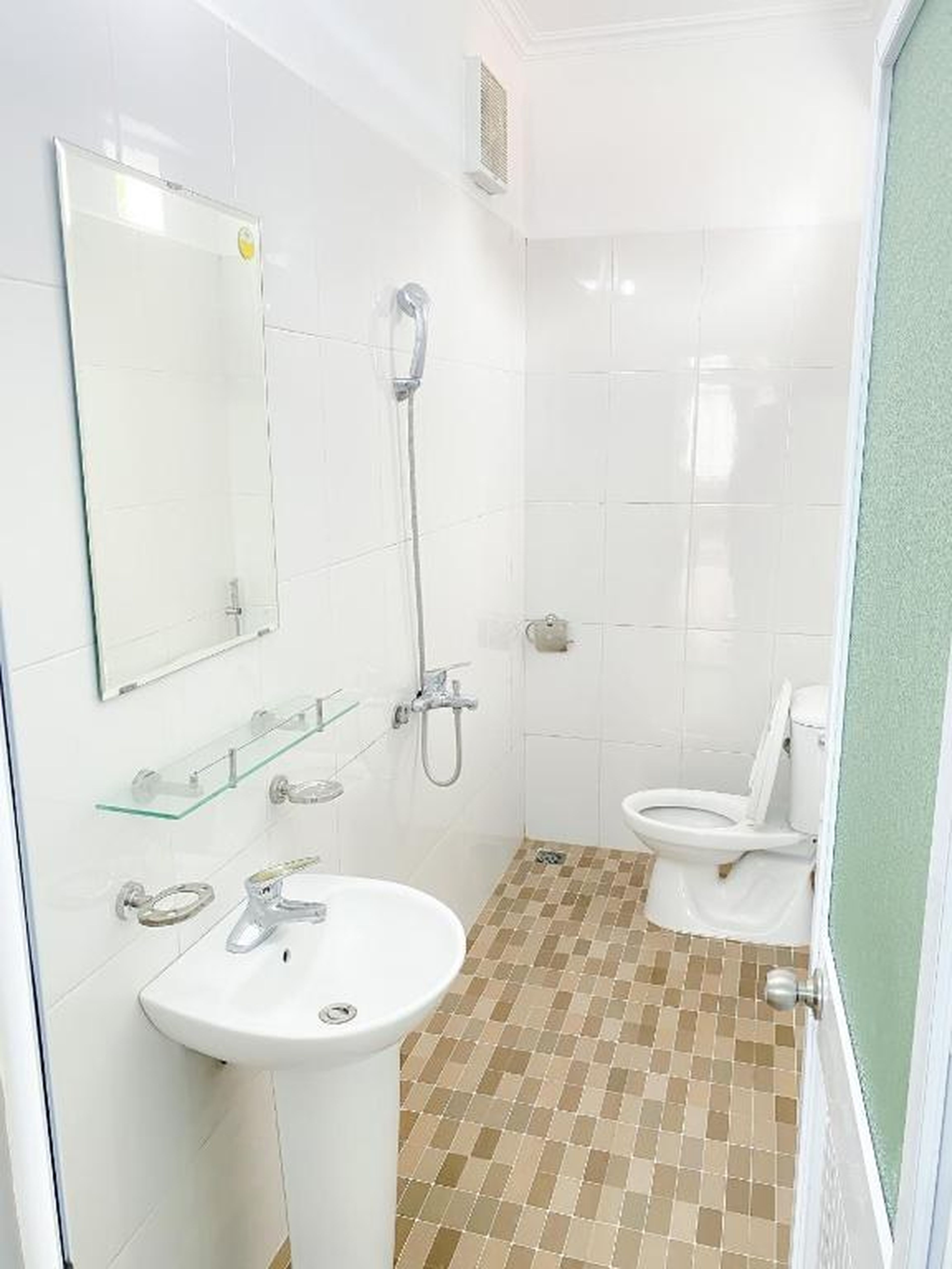 Nắng House - Ngôi Nhà 5 Phòng Ngủ cách công viên Sun World 500m - Hình 2
