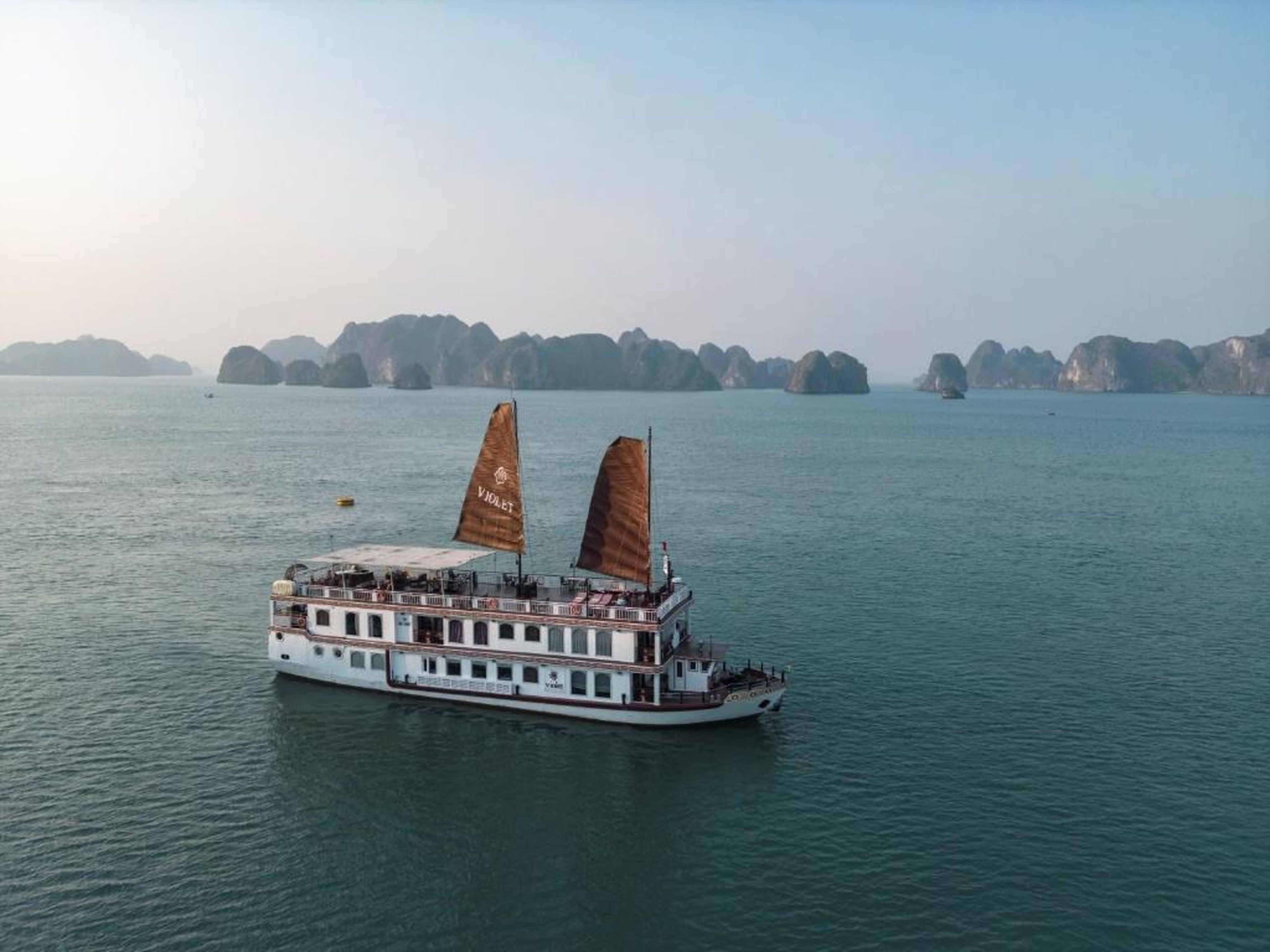 Heritage Line Violet Cruise - Halong Bay & Lan Ha Bay - Hình 8