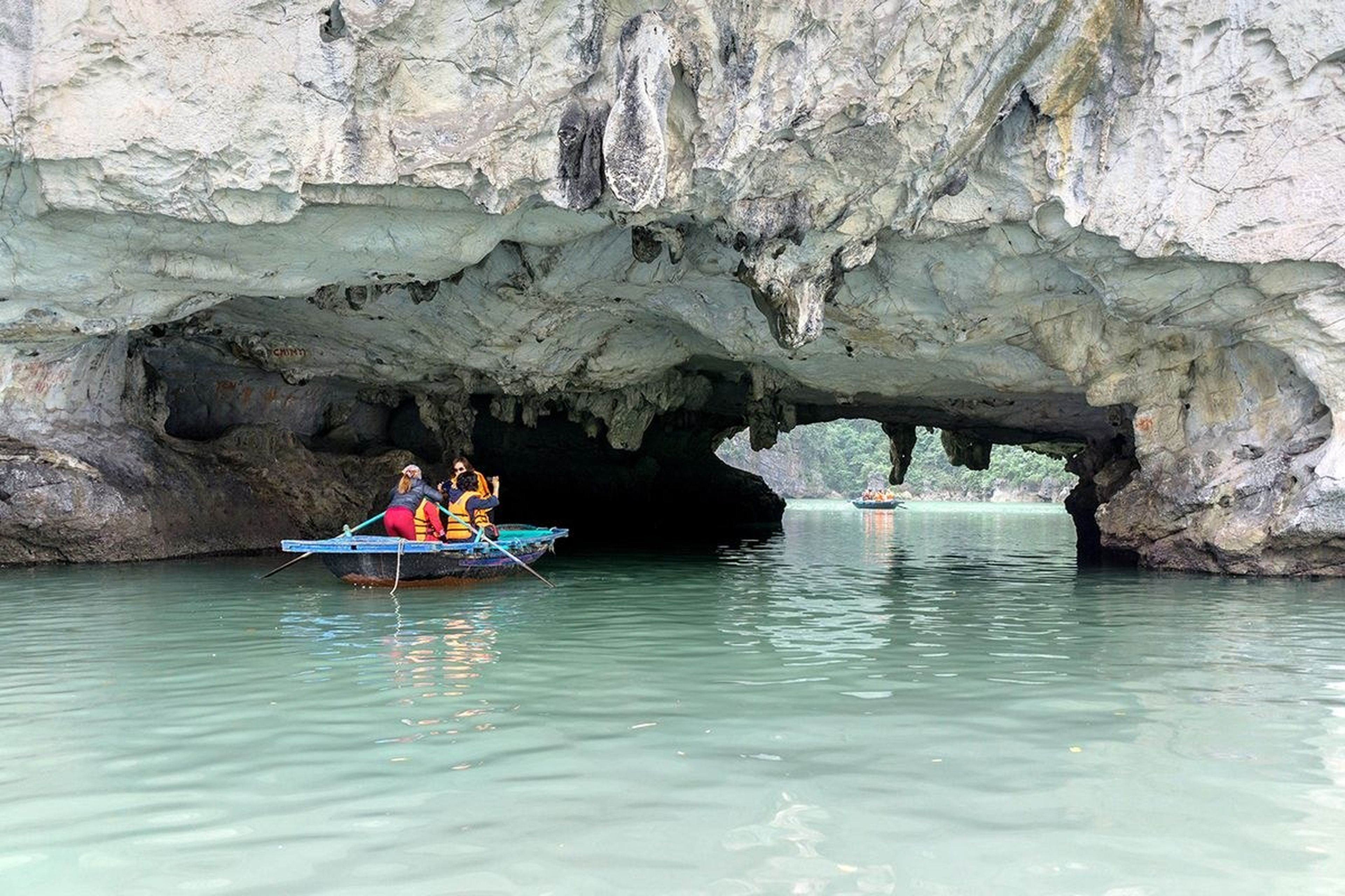 Đến Hang Luồn chèo thuyền kayak, ngắm khỉ vàng và nhiều hoạt động thú vị khác - Hình 3