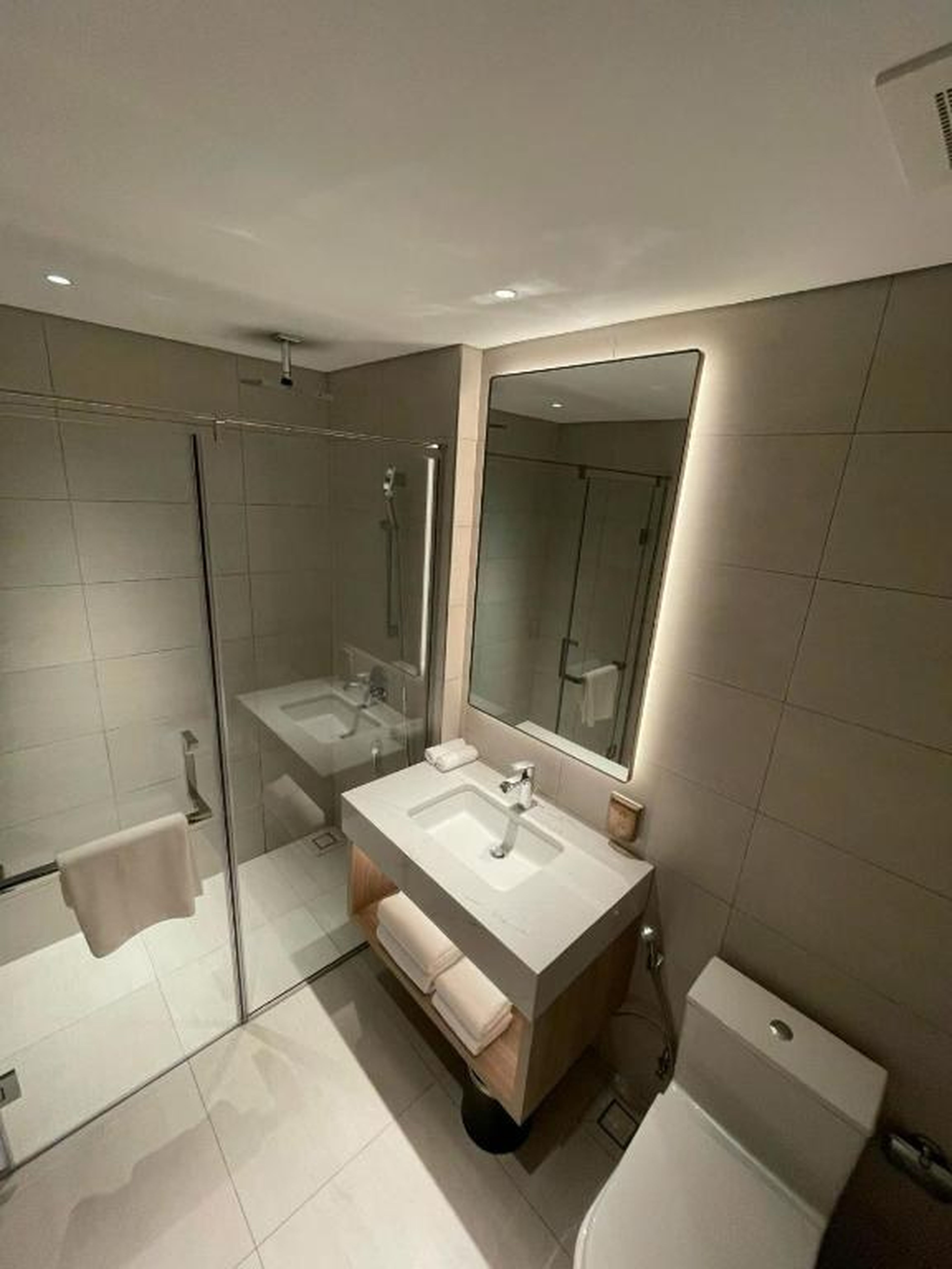 Căn hộ 2PN view biển Alacarte Hạ Long, bể bơi vô cực - Hình 10