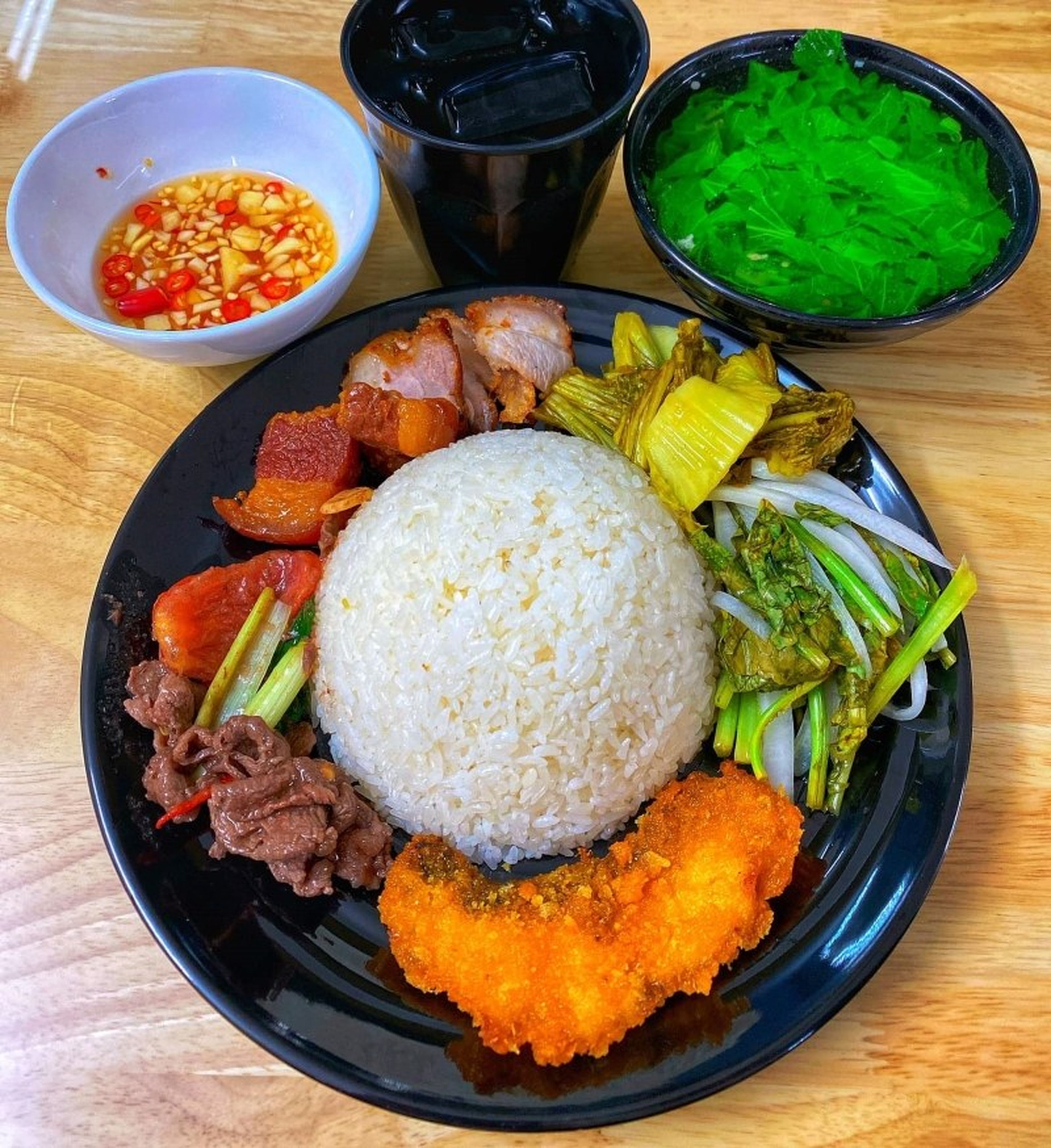 Top 8 quán cơm ngon cho hành trình du lịch Hạ Long - Hình 8