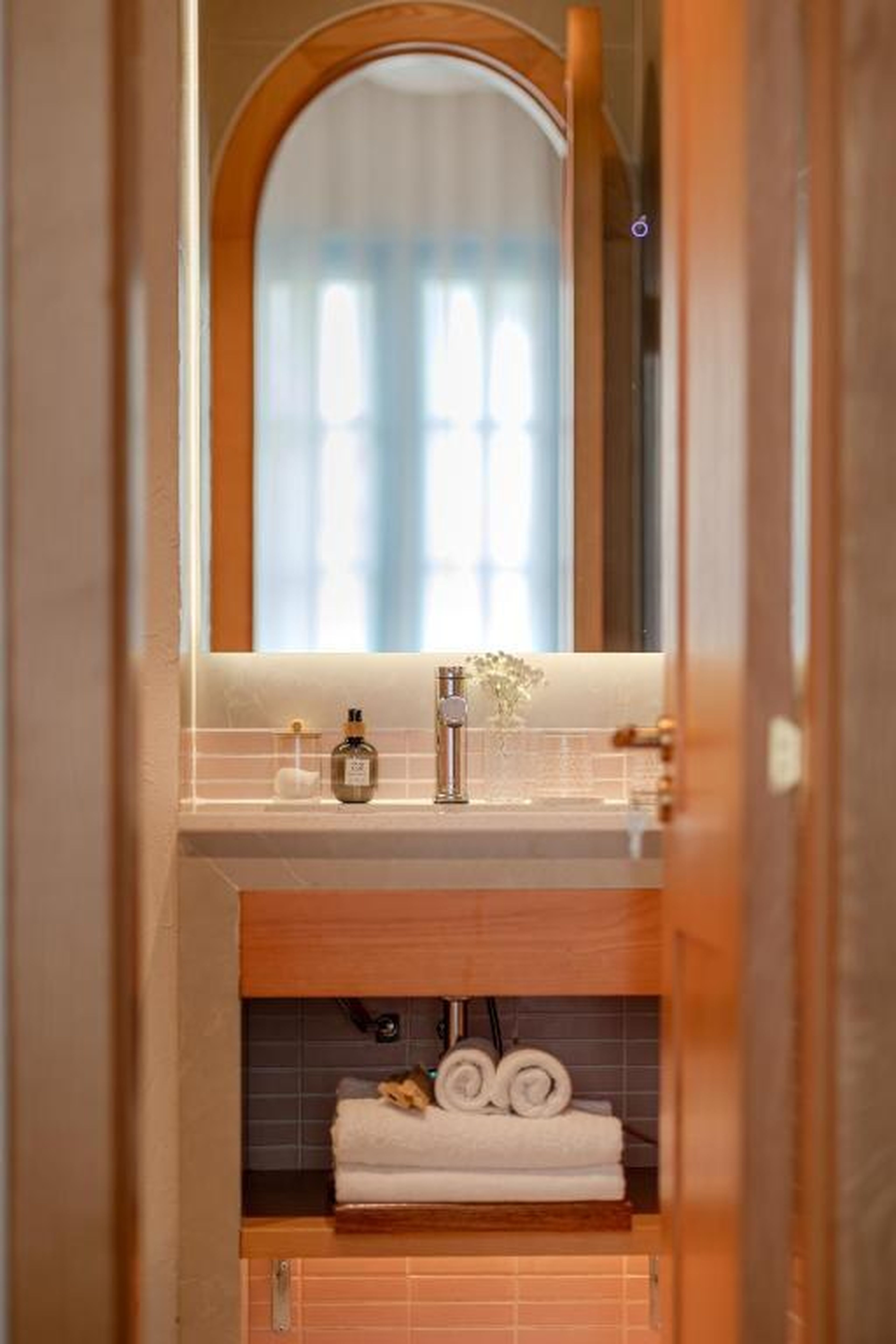 S Villa Ha Long - City Center & Near Beach - 4BR Private Villa with Pool, Jacuzzi, Sauna, Karaoke - Hình 47