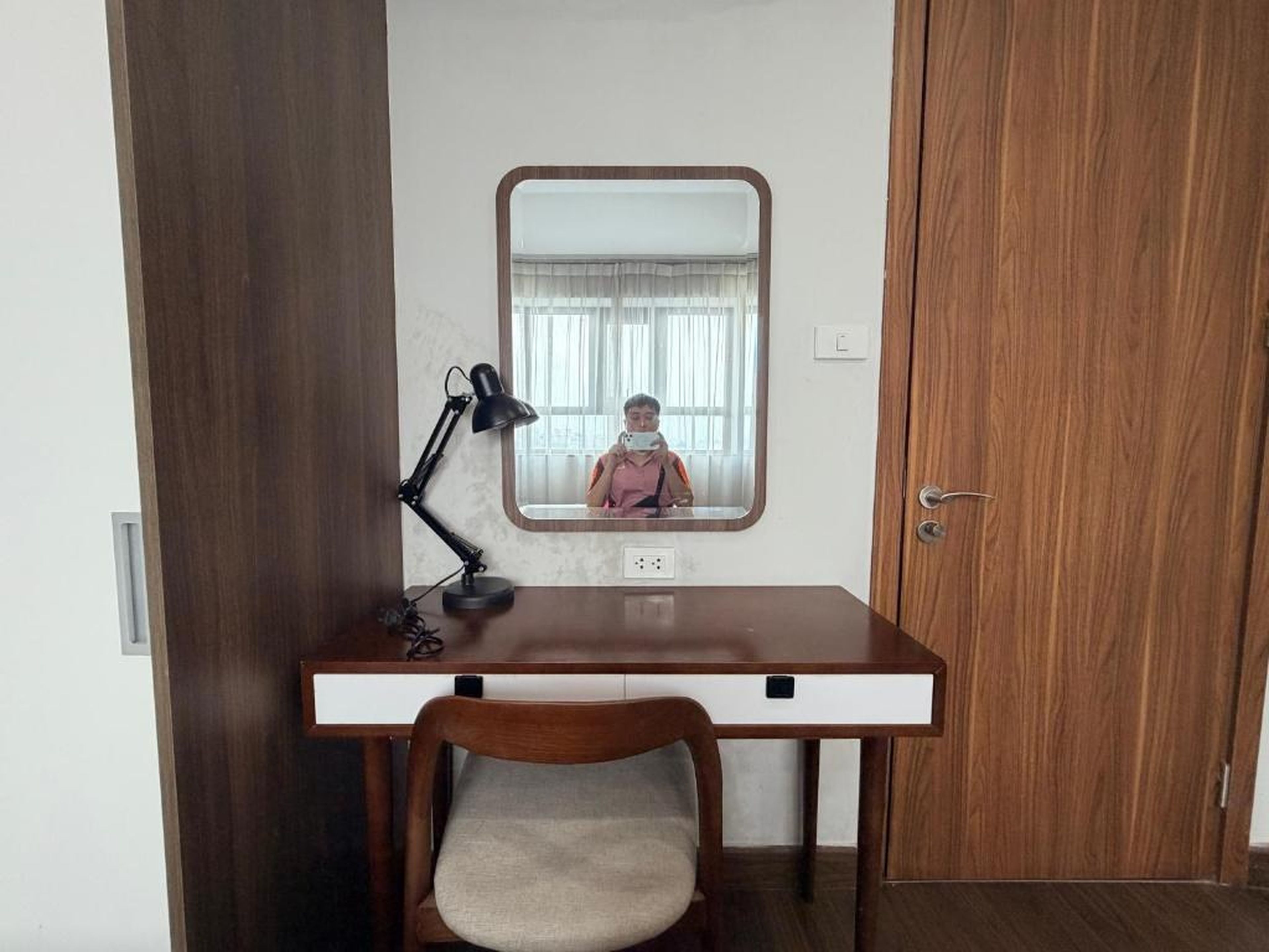 Ha Long 2BR Apartment - Spacious & Modern - Near Center - Hình 19