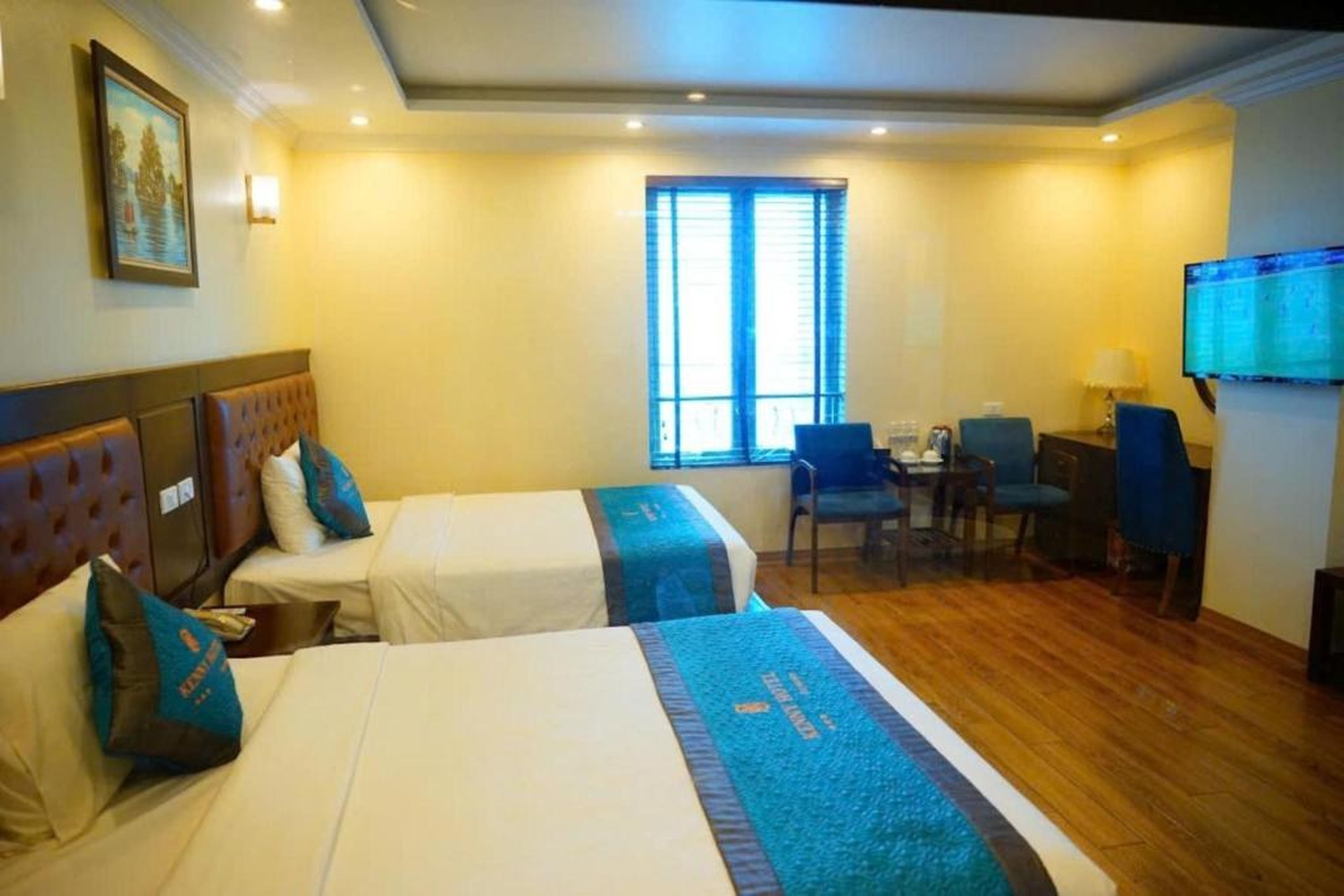 Kenny Hotel Ha Long - Hình 35